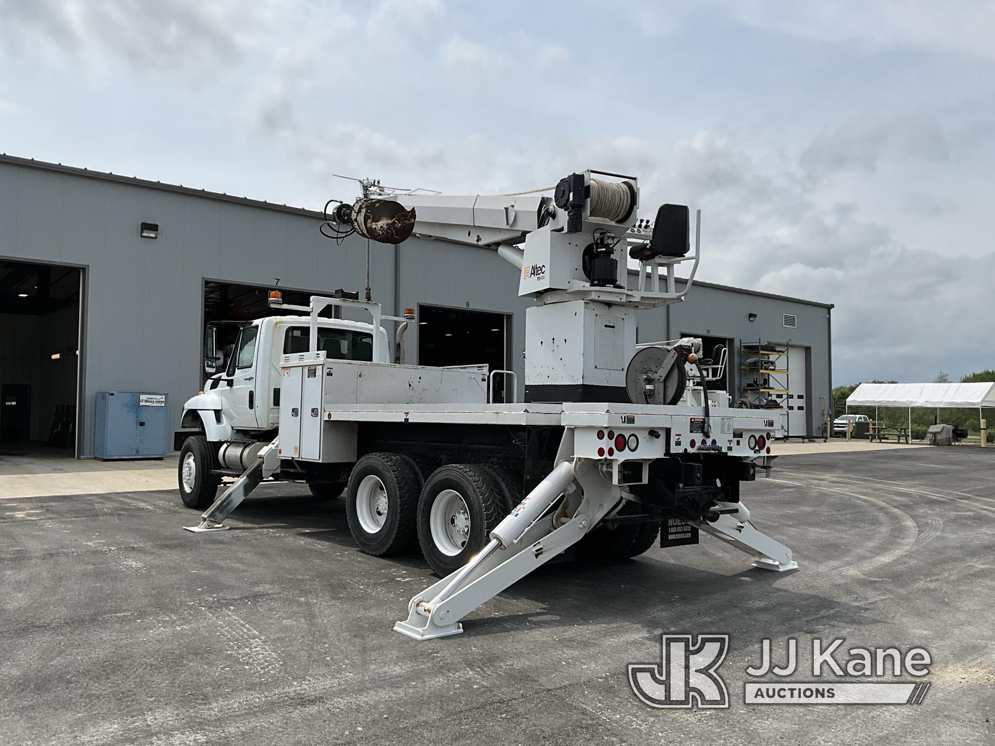 (Elizabethtown, KY) Altec D3060B-TR, Digger Derrick rear mounted on 2014 International 7400 6x6 Flat