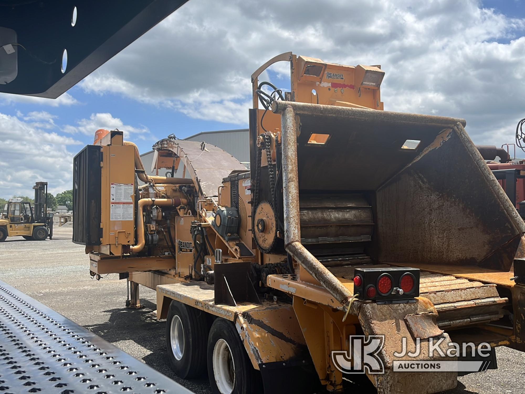 (Rocky Mount, VA) 2017 Bandit Industries 2590 Whole Tree Drum Chipper, trailer mtd Runs & Operates