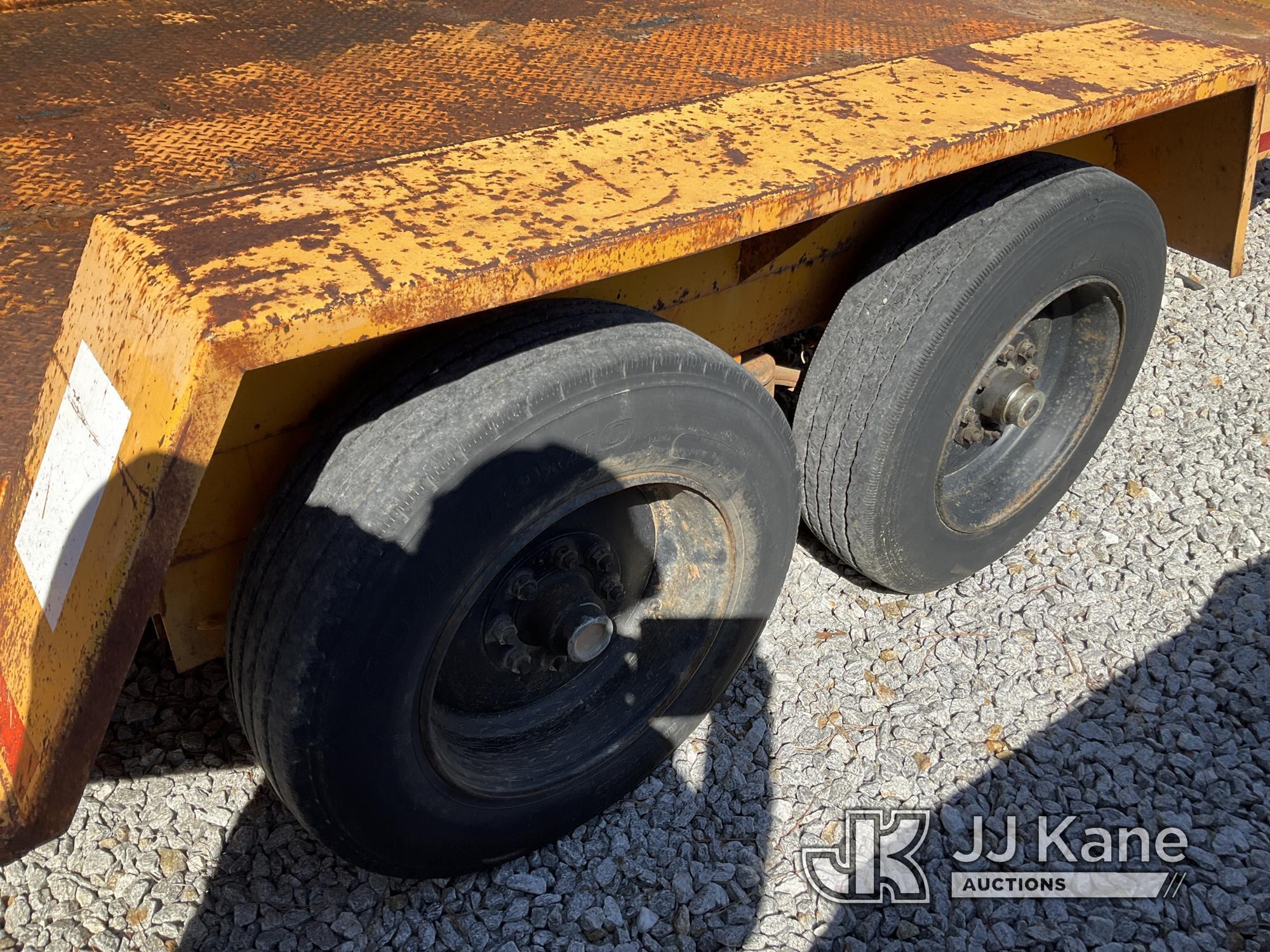 (Villa Rica, GA) 2004 PIKE EQUIP 33Q T/A Tagalong Equipment Trailer