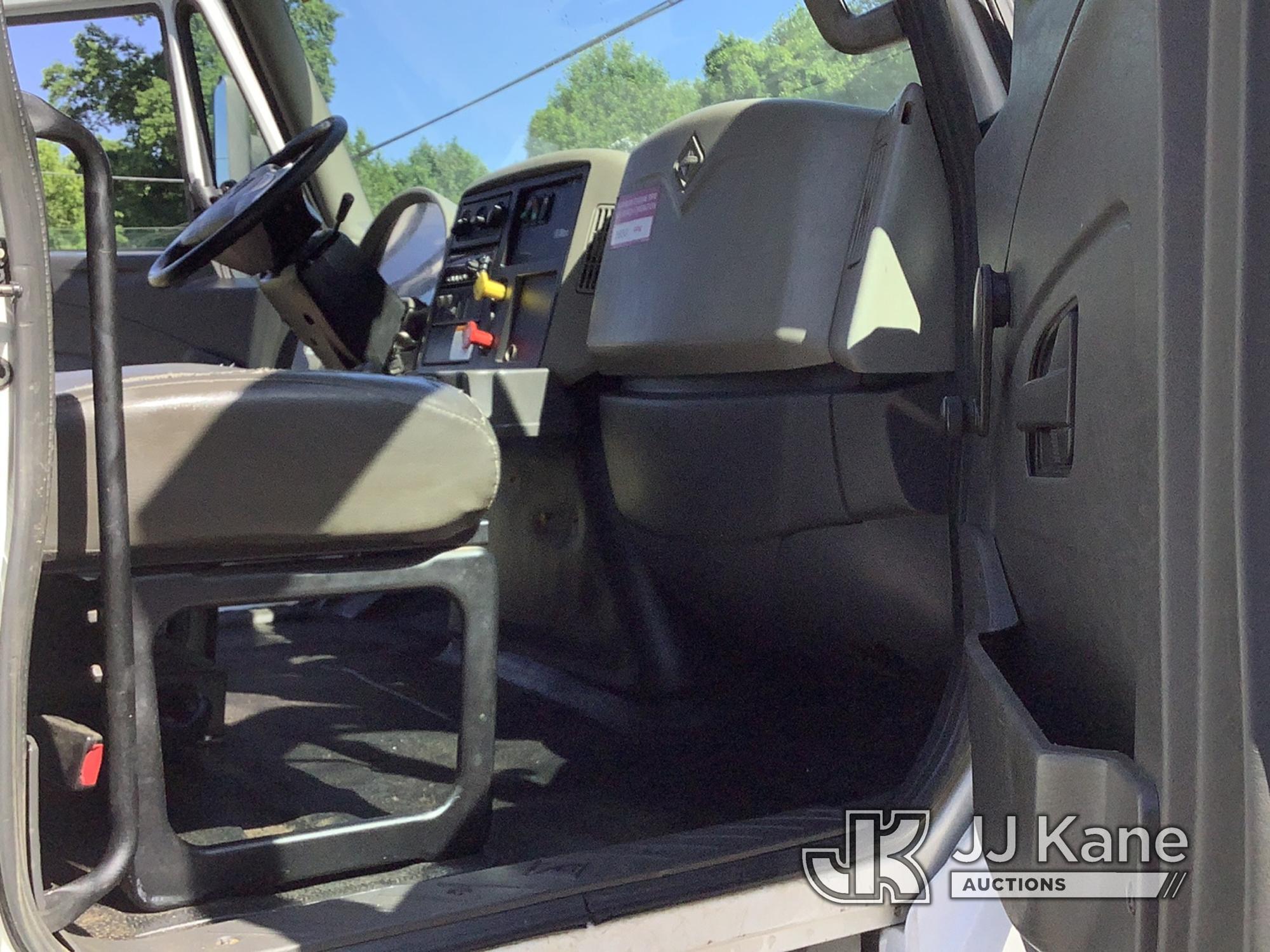 (Graysville, AL) Altec DM47B-TR, Digger Derrick rear mounted on 2016 International 7300 4x4 Utility