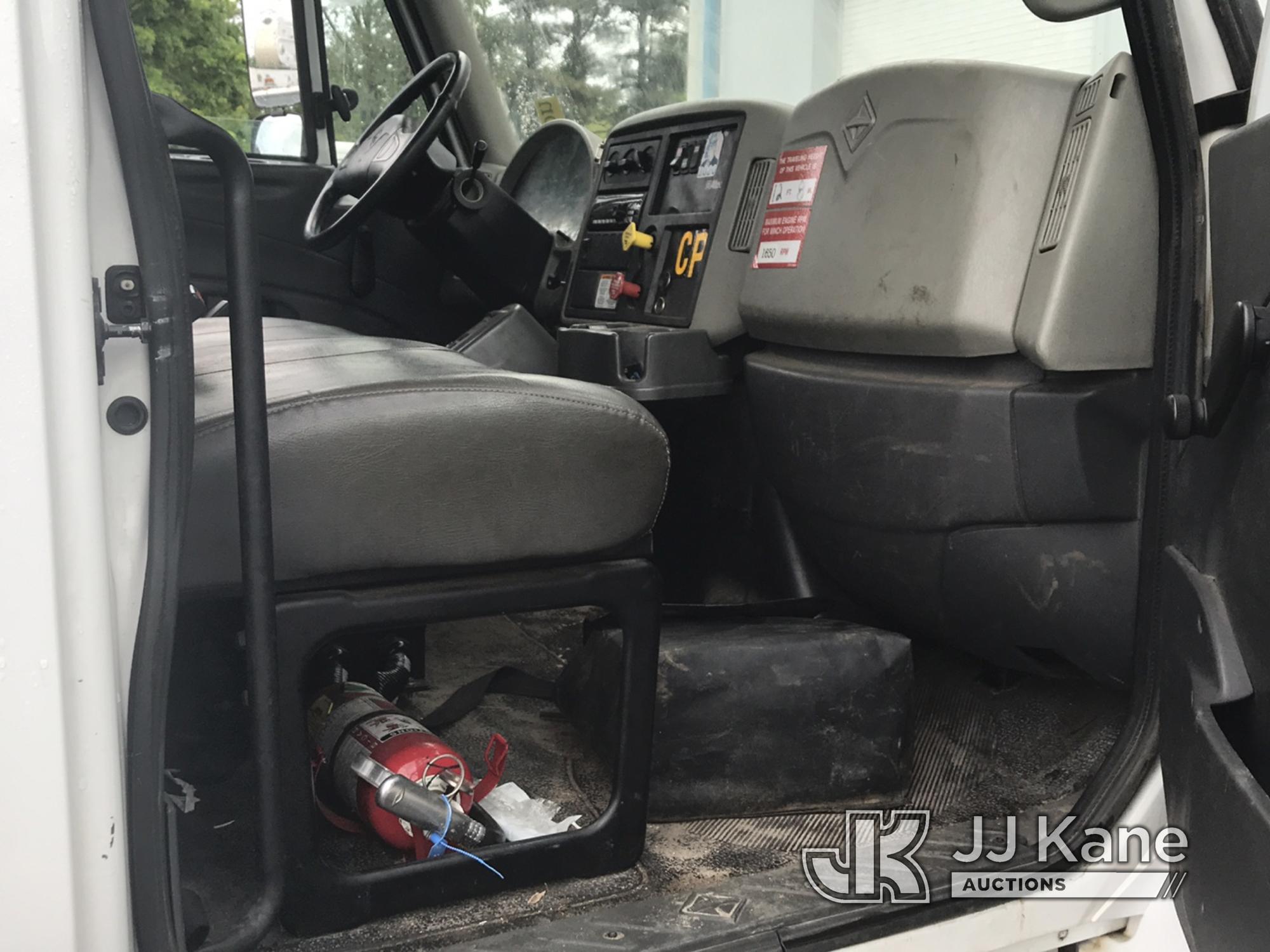 (Mount Airy, NC) Altec DM47B-TR, Digger Derrick rear mounted on 2017 International Durastar 4300 Uti