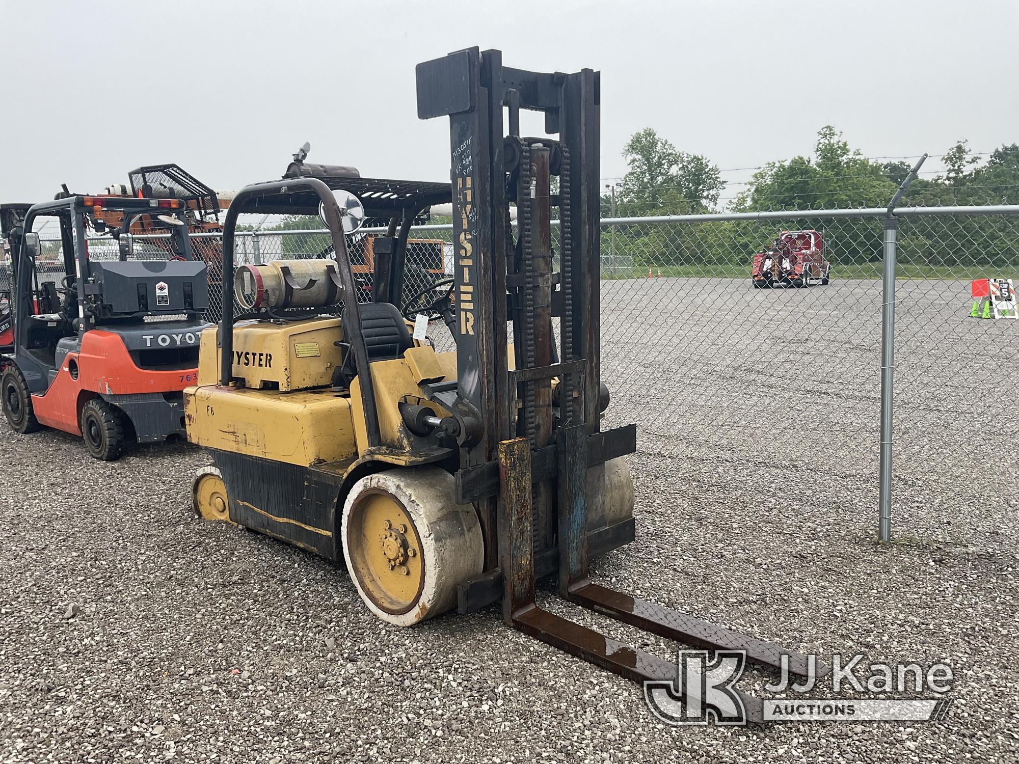 (Verona, KY) Hyster S150A Solid Tired Forklift Runs & Operates) (Tank Not Included) (BUYER MUST LOAD