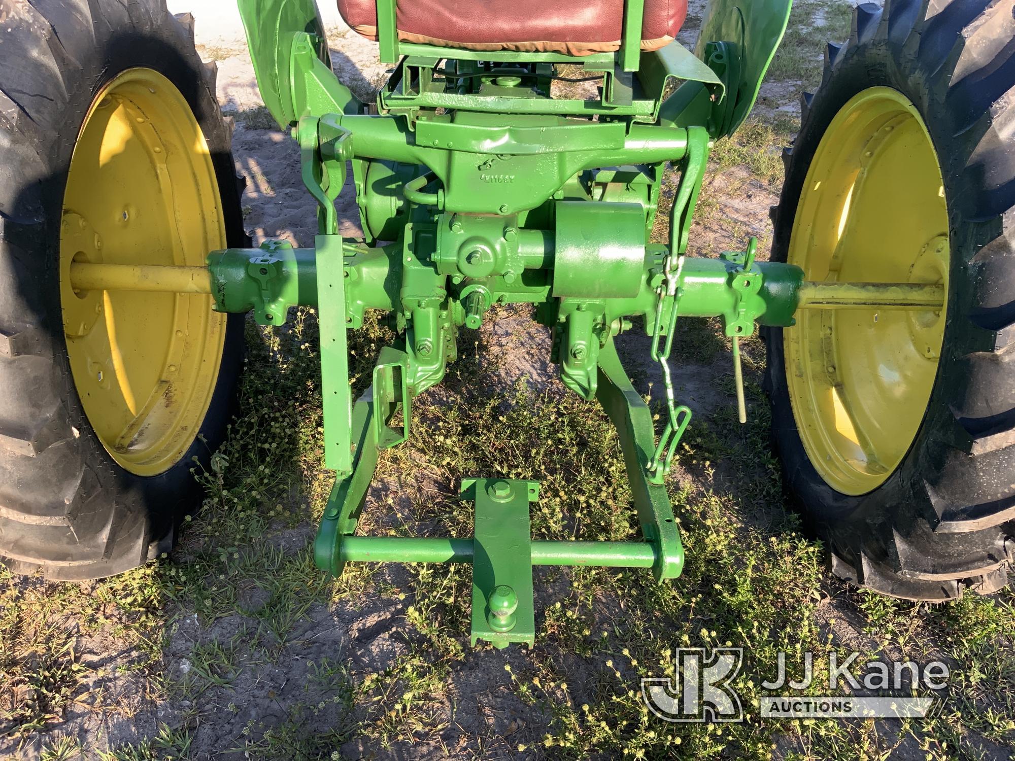 (Westlake, FL) 1949 John Deere Model MT Utility Tractor Not Running, Condition Unknown)( (Seller Sta