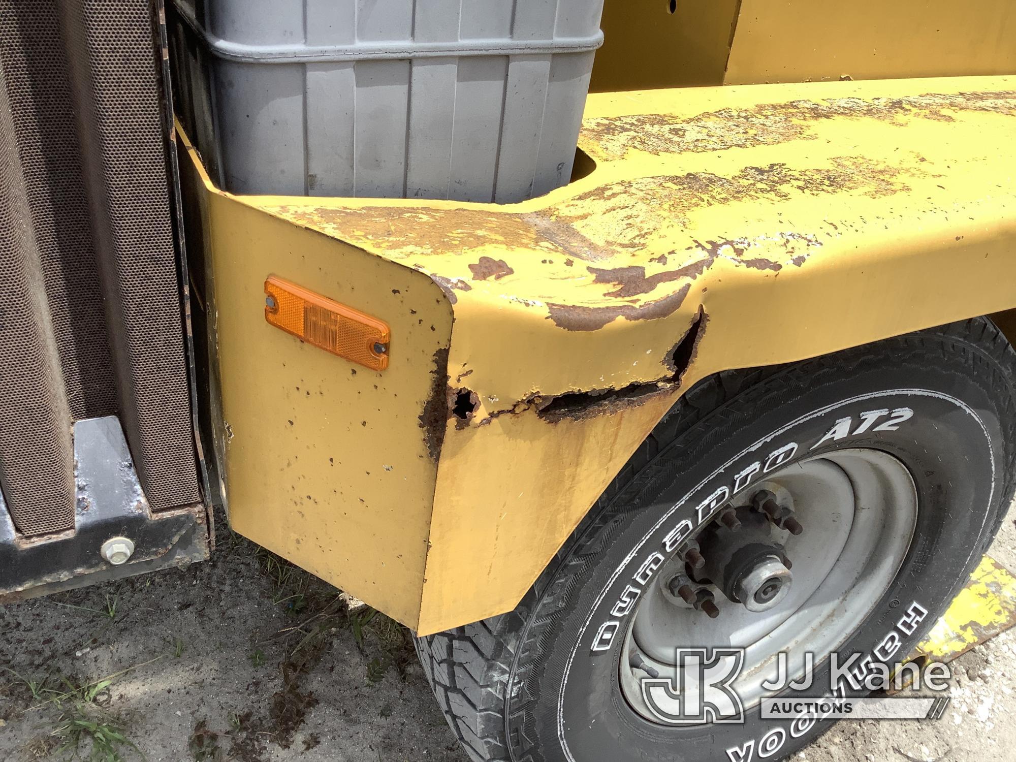 (Westlake, FL) 2014 Vermeer BC1500 Chipper (15in Drum), trailer mtd (Runs & Operates) (Body Damage)