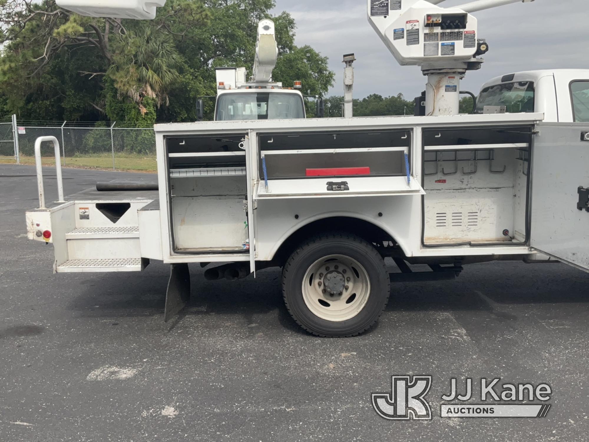 (Tampa, FL) Altec AT40G, Articulating & Telescopic Bucket mounted behind cab on 2016 Ford F550 4x4 S