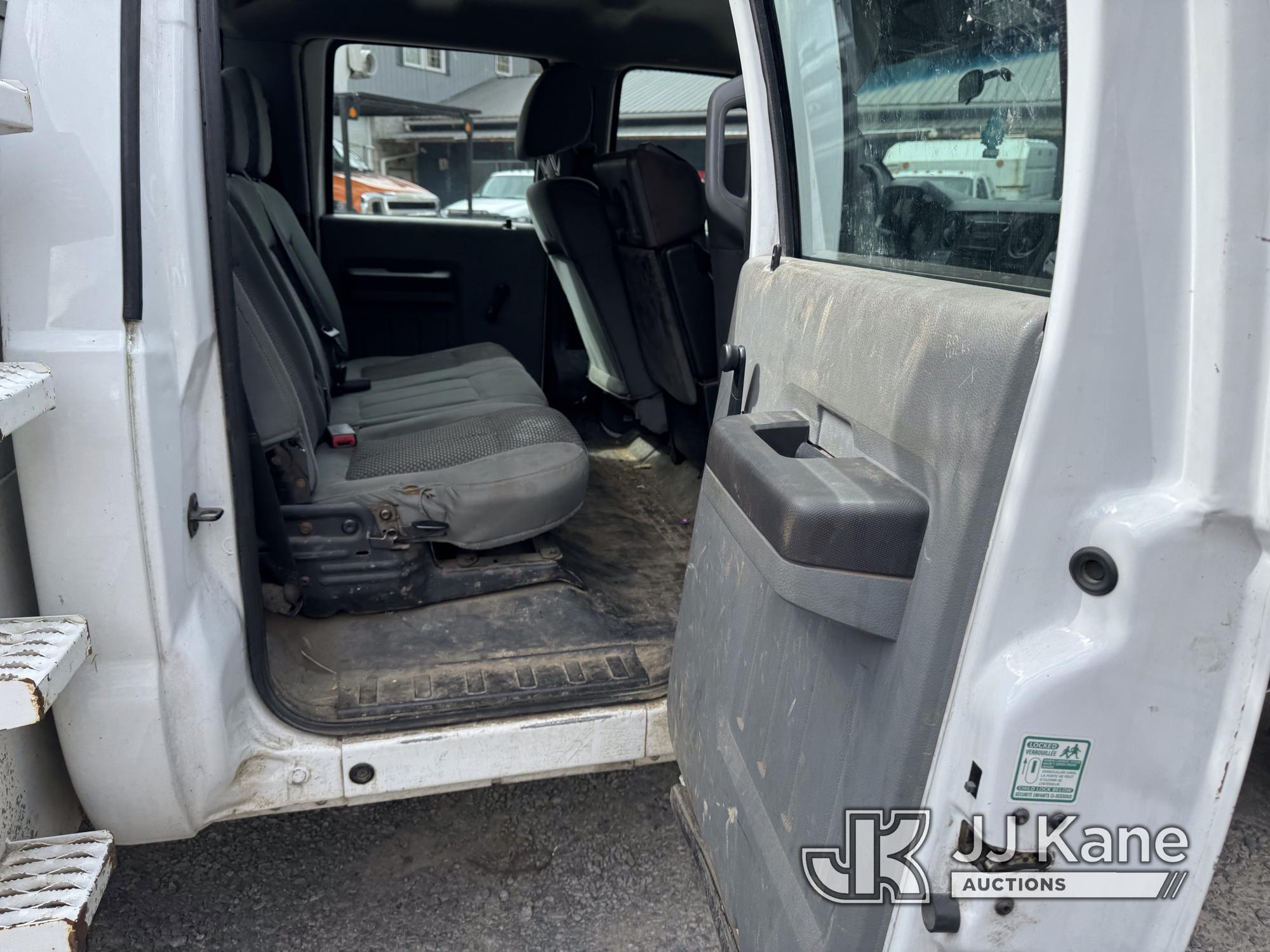 (Hanover, WV) 2015 Ford F550 4x4 Crew-Cab Chipper Dump Truck Runs, Moves & Dump Operates) (Bad Brake