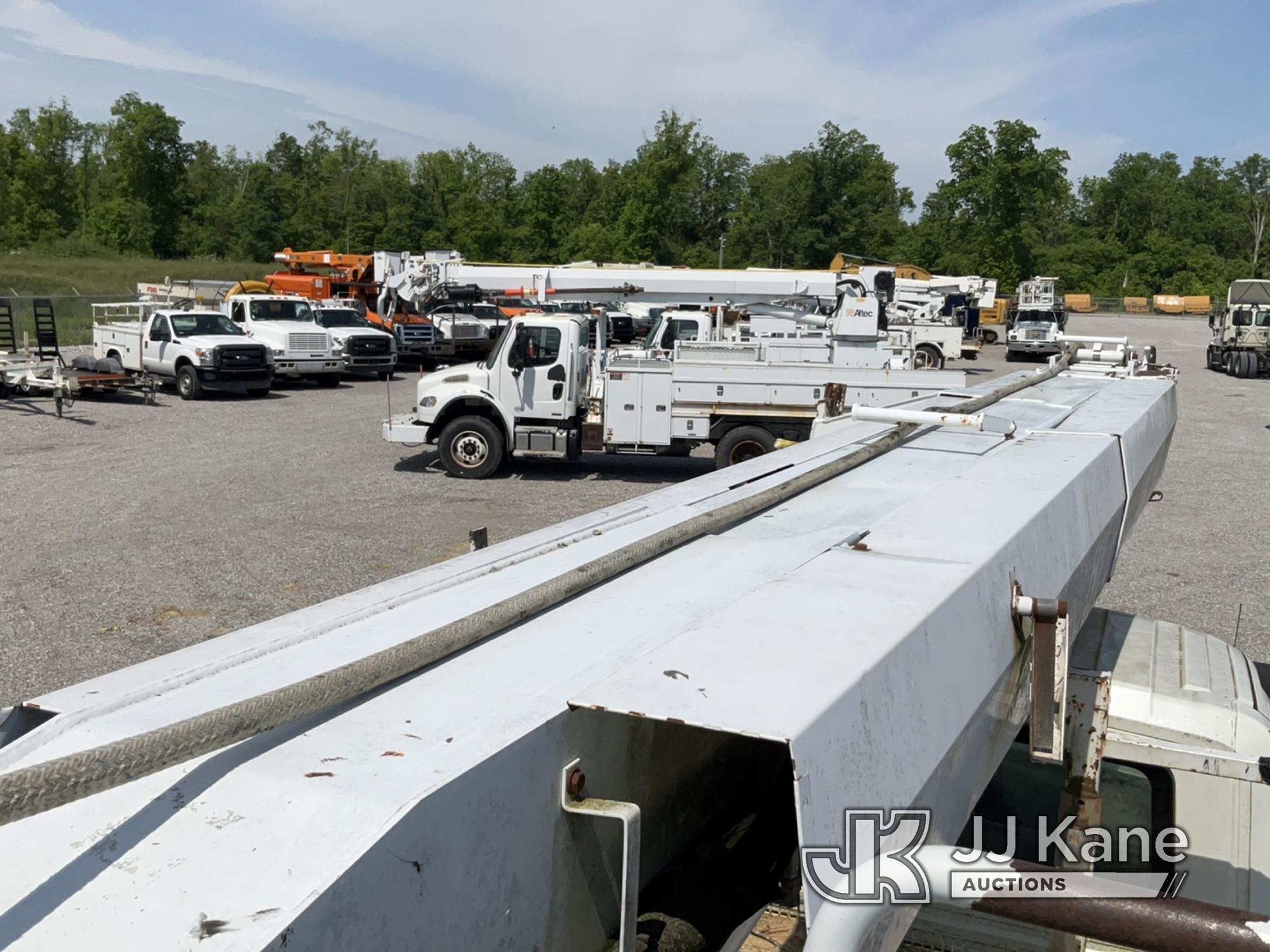 (Verona, KY) Altec DM47-TR, Digger Derrick rear mounted on 2008 International 4300 Flatbed/Utility T