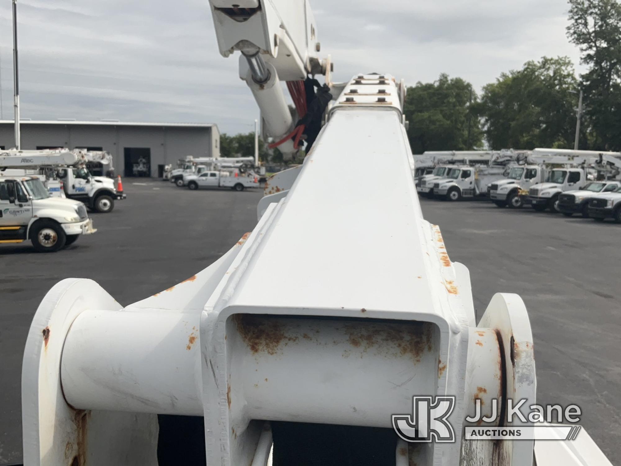 (Tampa, FL) Altec AT40G, Articulating & Telescopic Bucket mounted behind cab on 2016 Ford F550 4x4 S