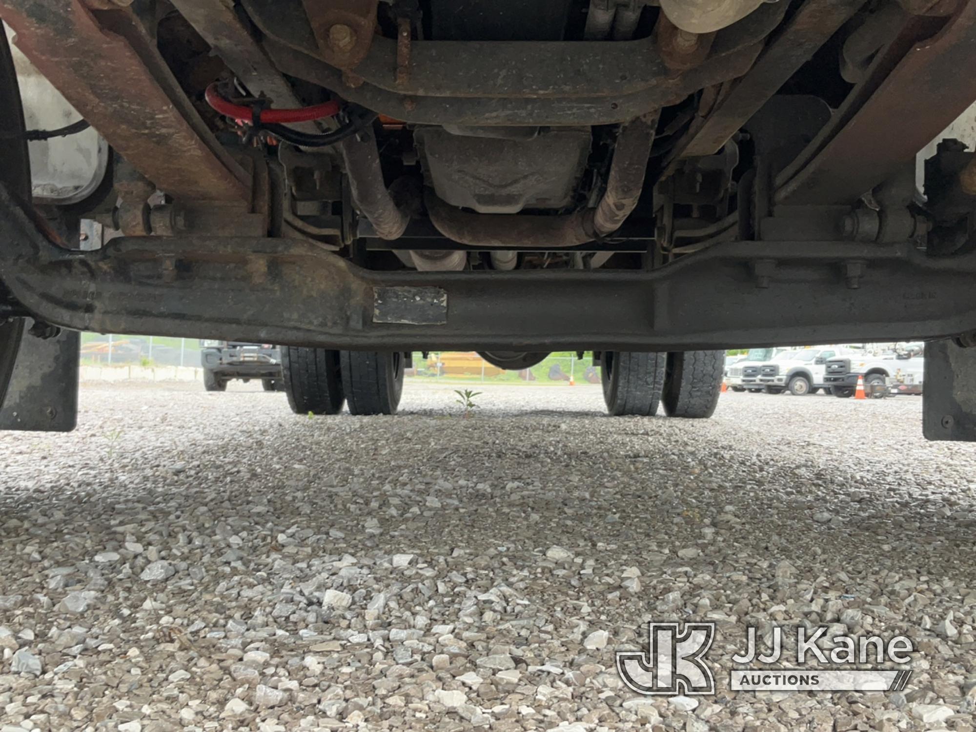 (Verona, KY) 2015 Ford F650 Chipper Dump Truck Runs & Moves) (Dump Will Not Operate Lever Frozen, No