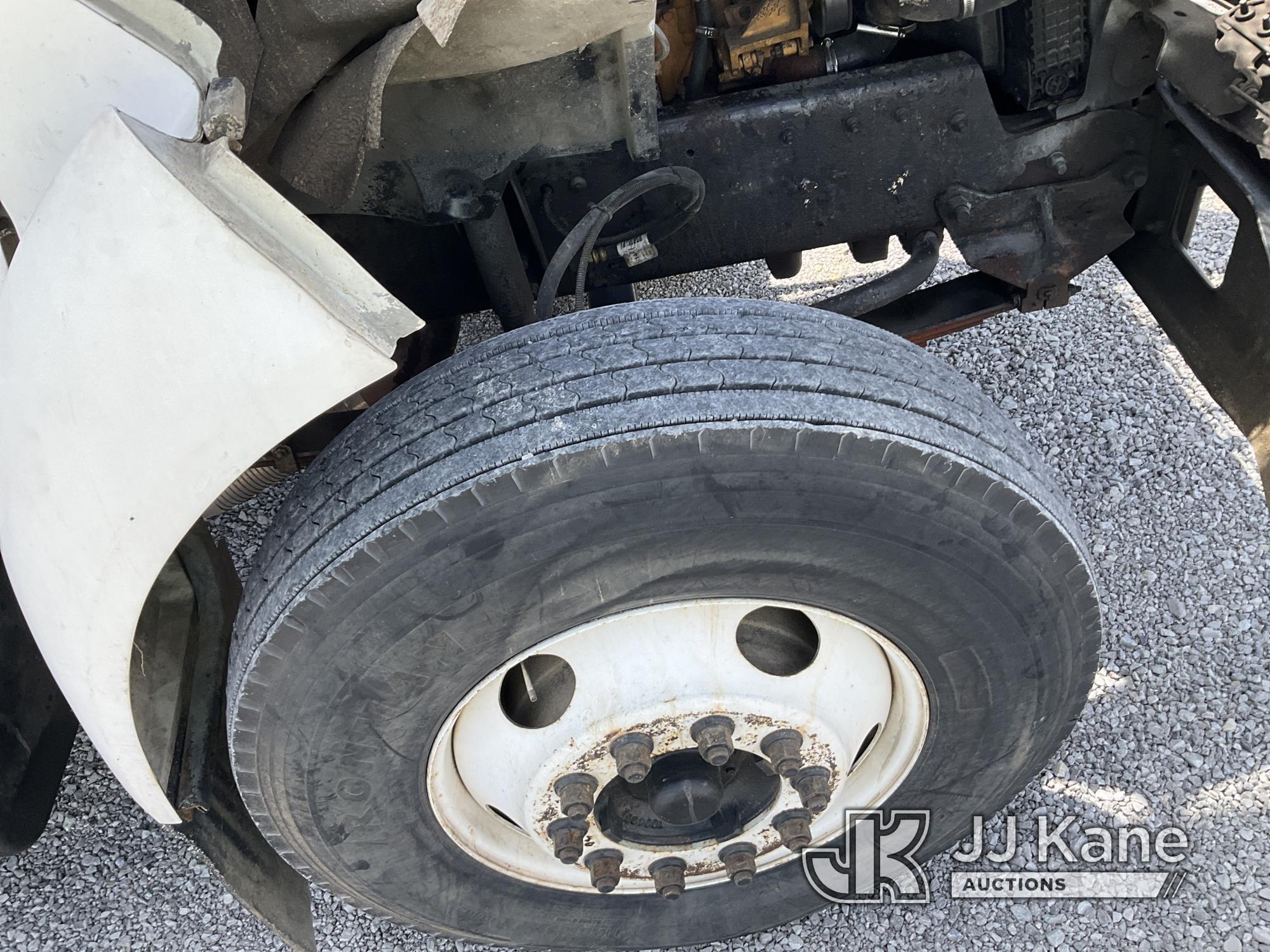 (Verona, KY) Versalift V0255RV, Over-Center Bucket Truck mounted behind cab on 2000 Ford F750 Chippe