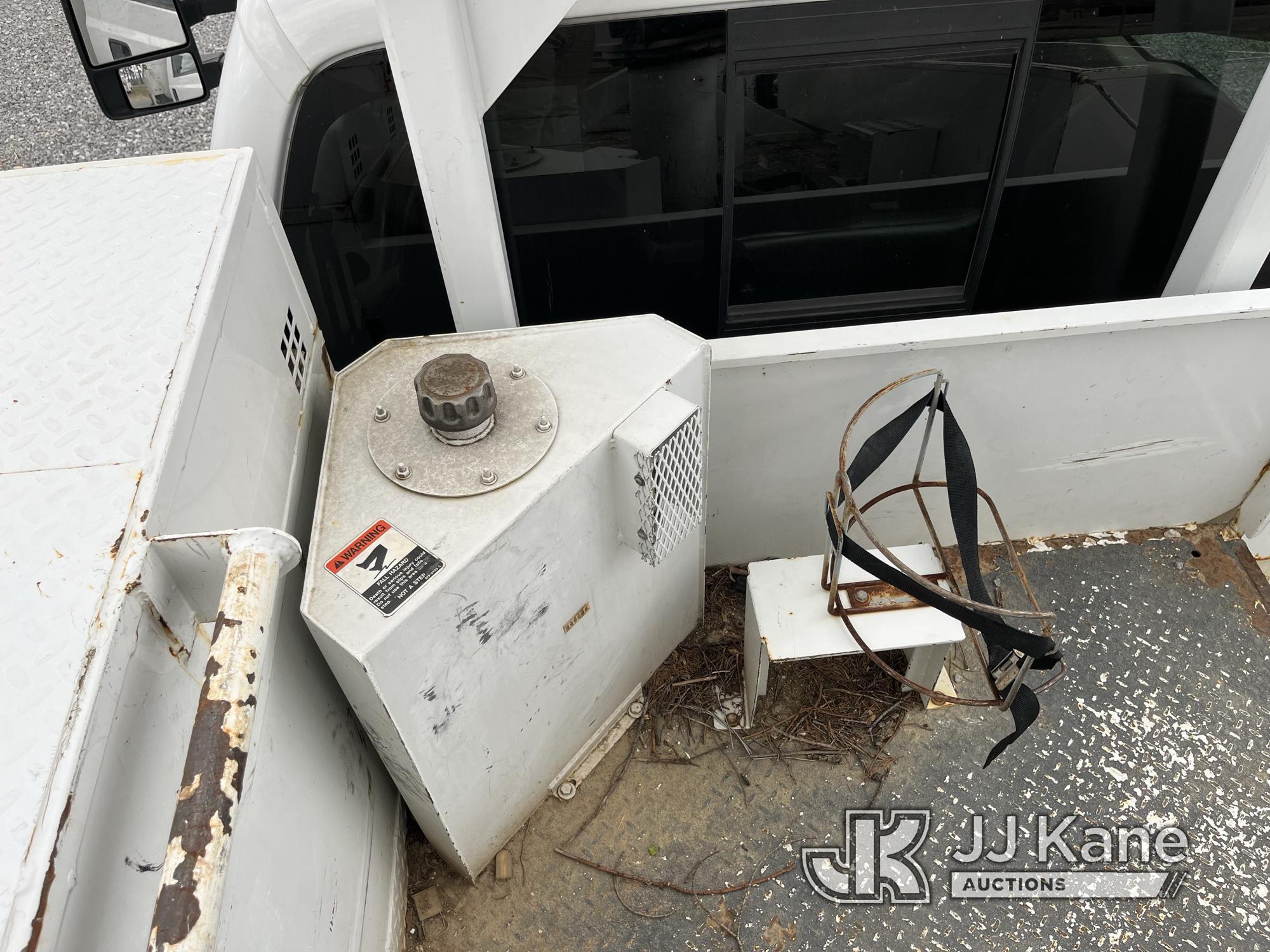 (Scottsville, KY) Altec L37MR, Over-Center Material Handling Bucket Truck center mounted on 2009 For