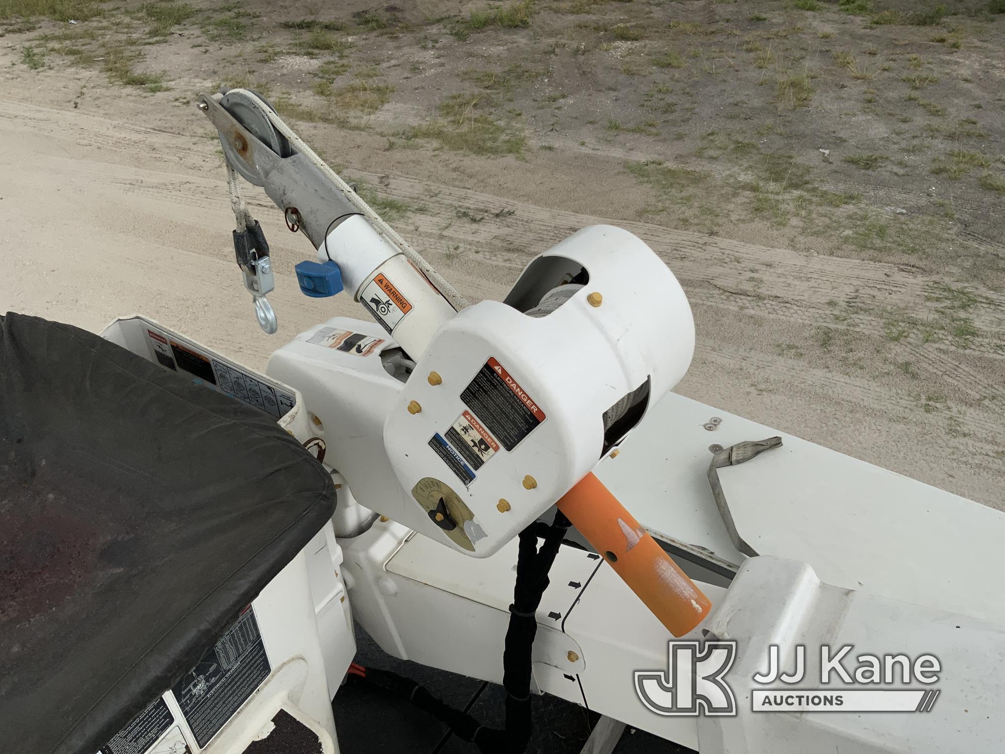 (Westlake, FL) Altec AT41M, Articulating & Telescopic Material Handling Bucket Truck mounted behind