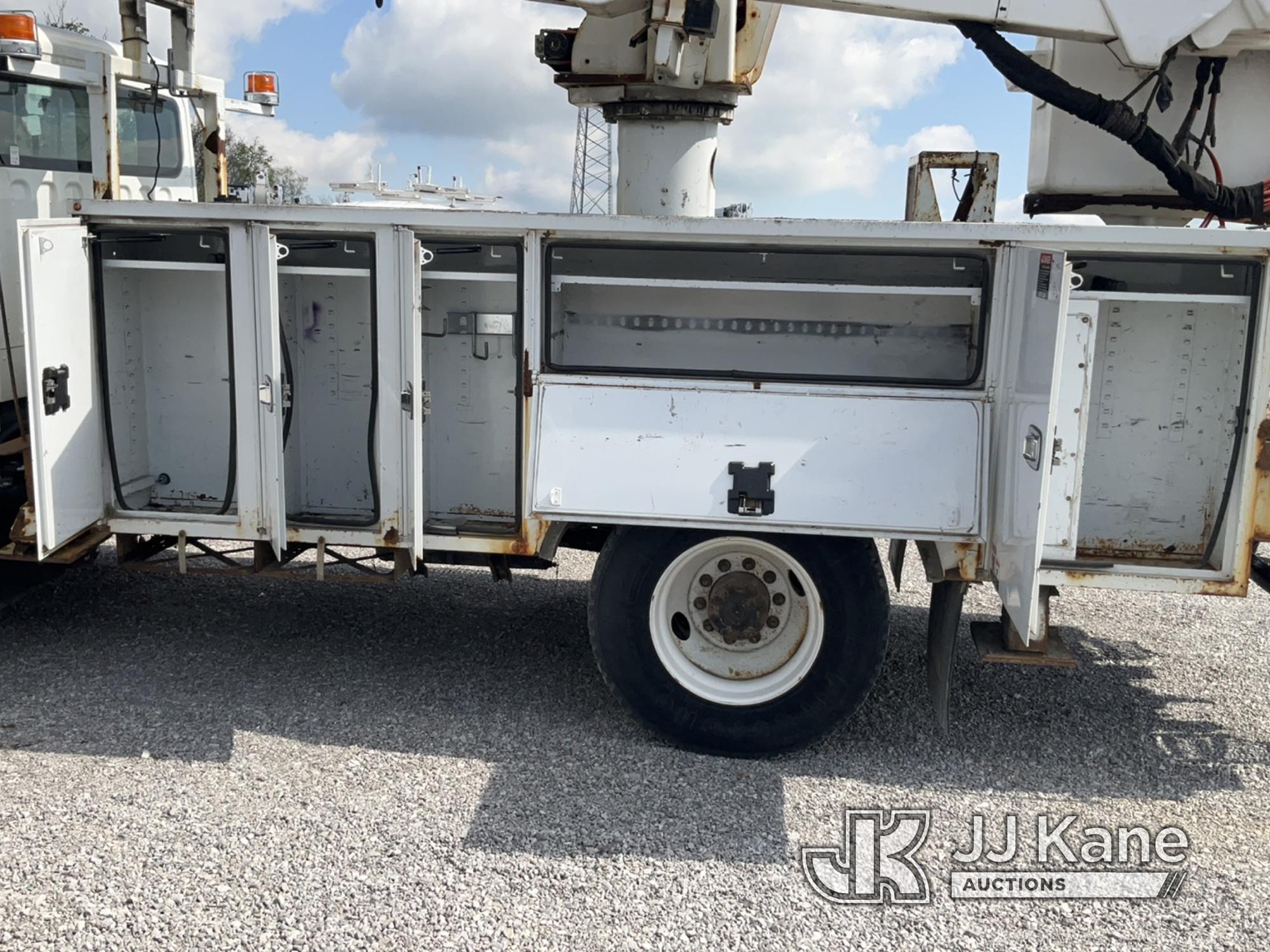 (Verona, KY) Altec TA60, Articulating & Telescopic Bucket Truck rear mounted on 2016 Freightliner M2