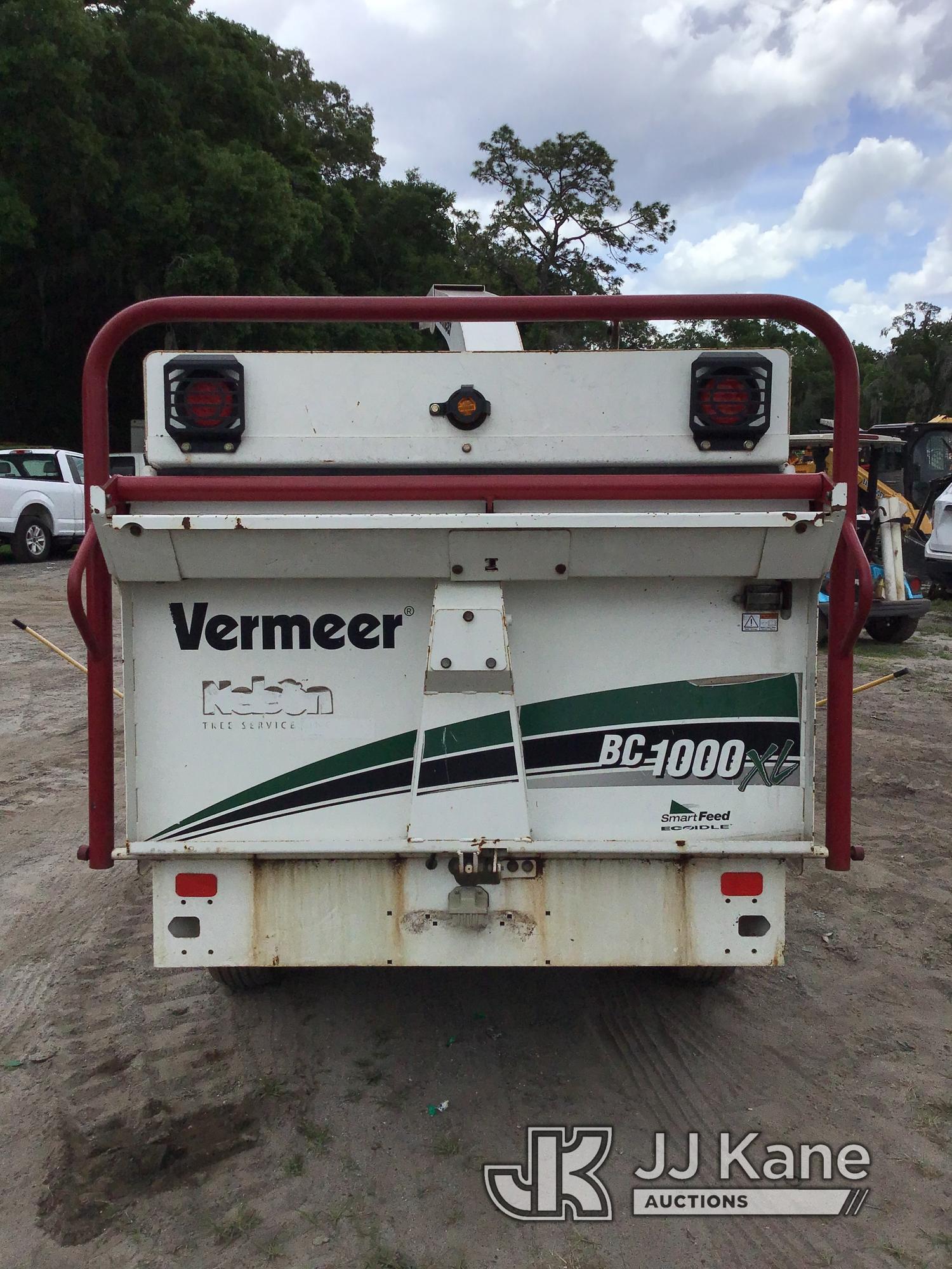 (Ocala, FL) 2015 Vermeer BC1000XL Chipper (12in Drum) Runs