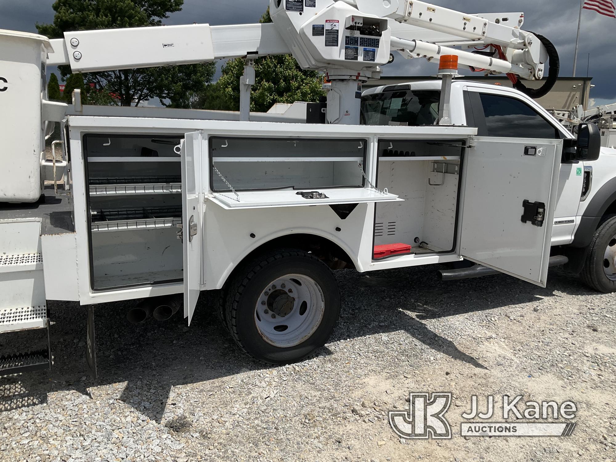 (Villa Rica, GA) Altec AT40G, Articulating & Telescopic Bucket mounted behind cab on 2017 Ford F550