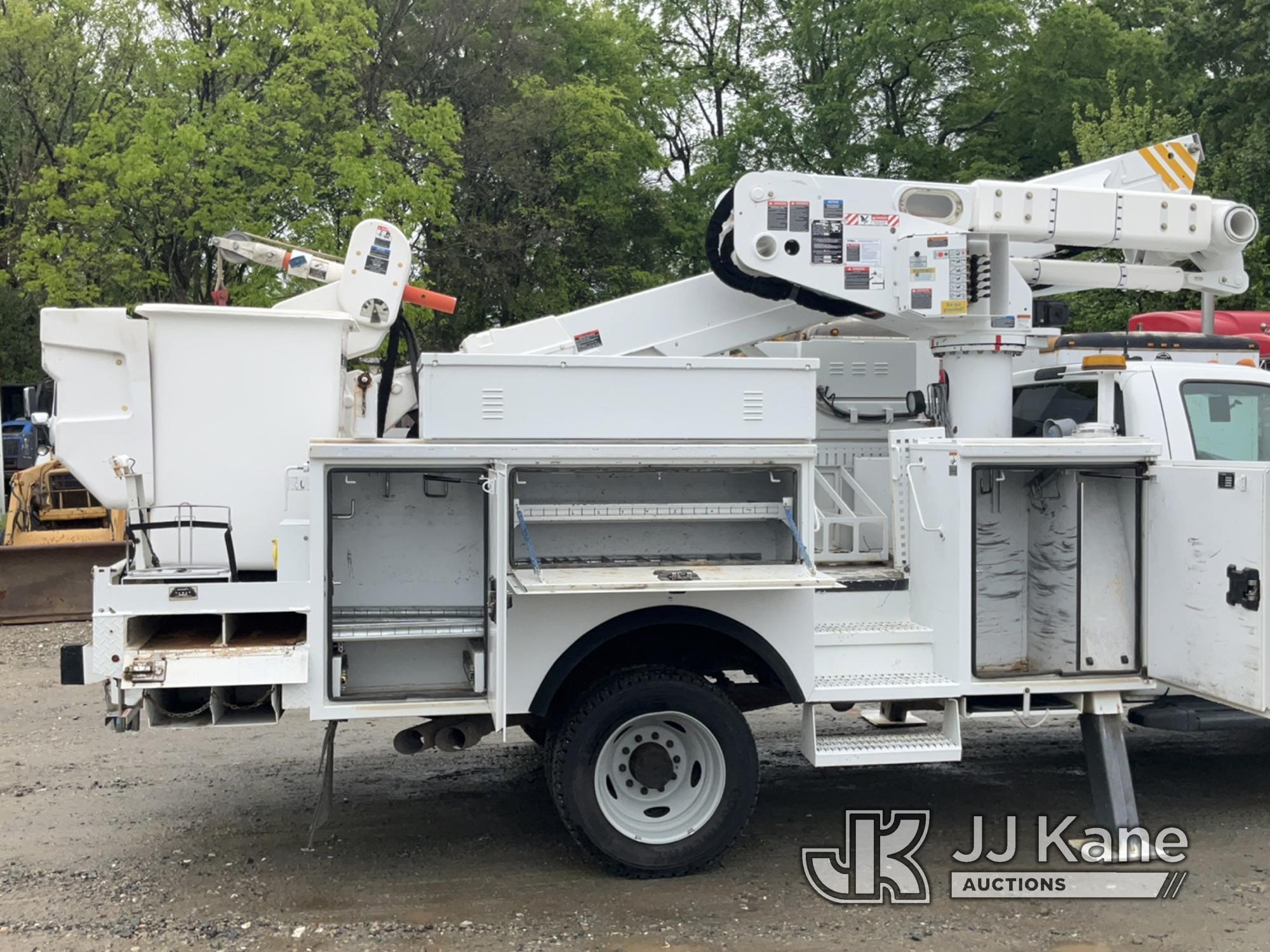 (Charlotte, NC) Altec AT40-MH, Articulating & Telescopic Material Handling Bucket Truck mounted behi