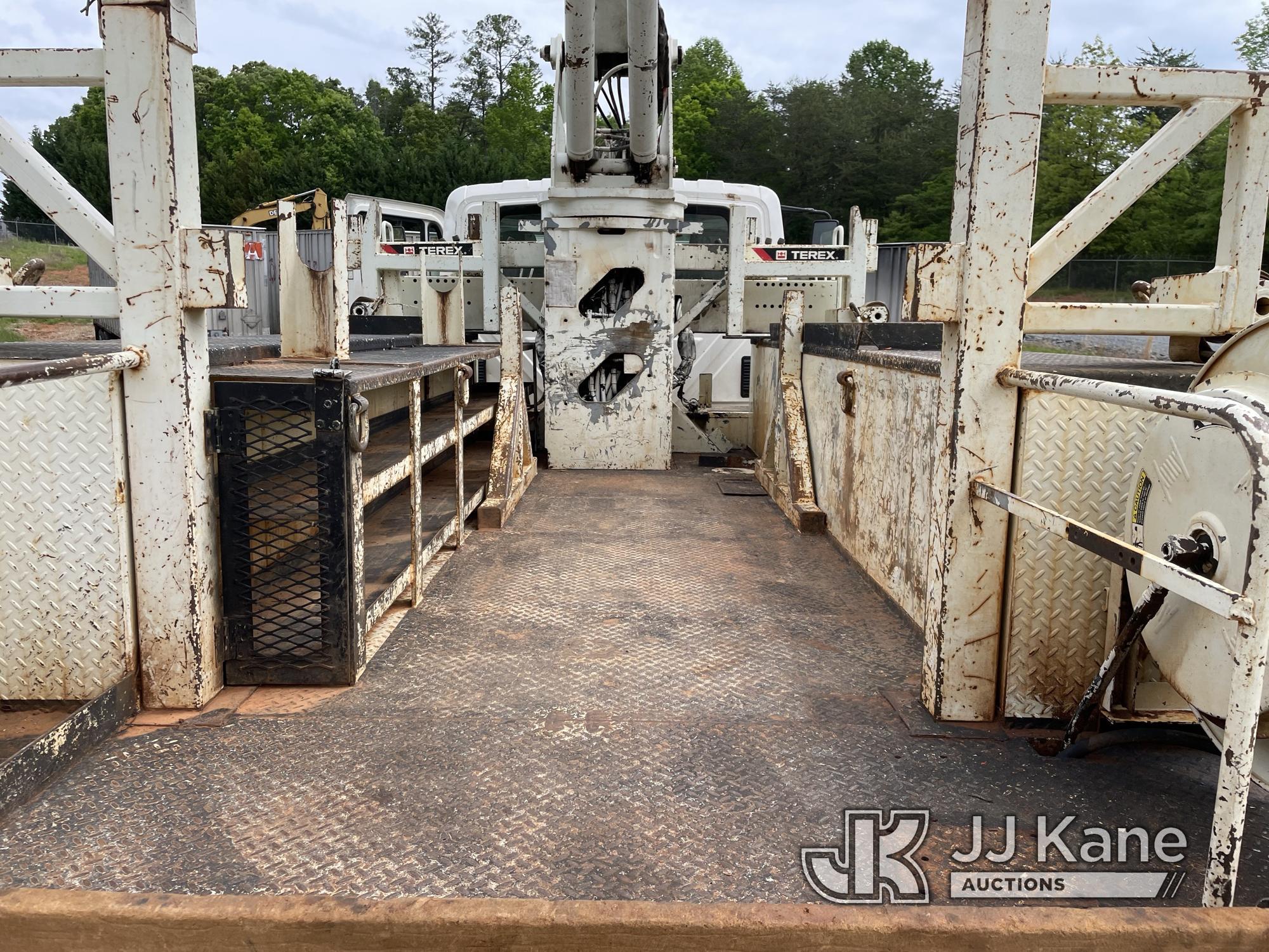 (Forest City, NC) Telelect Commander 4042, Digger Derrick mounted behind cab on 2008 International 7