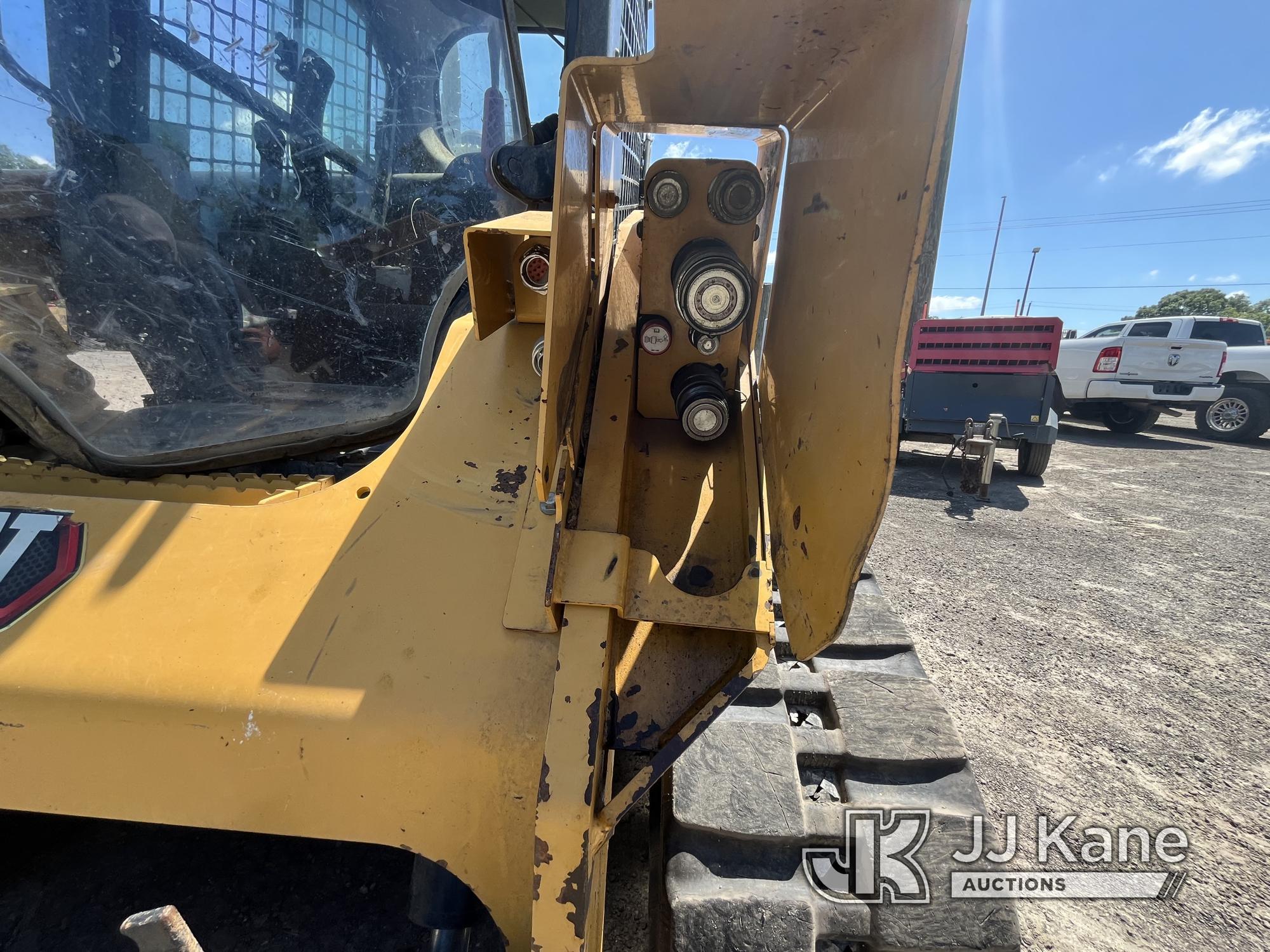 (Tampa, FL) 2020 Caterpillar 299D3XE Skid Steer Loader Runs, Moves)( Body Damage, Hydraulic Leak