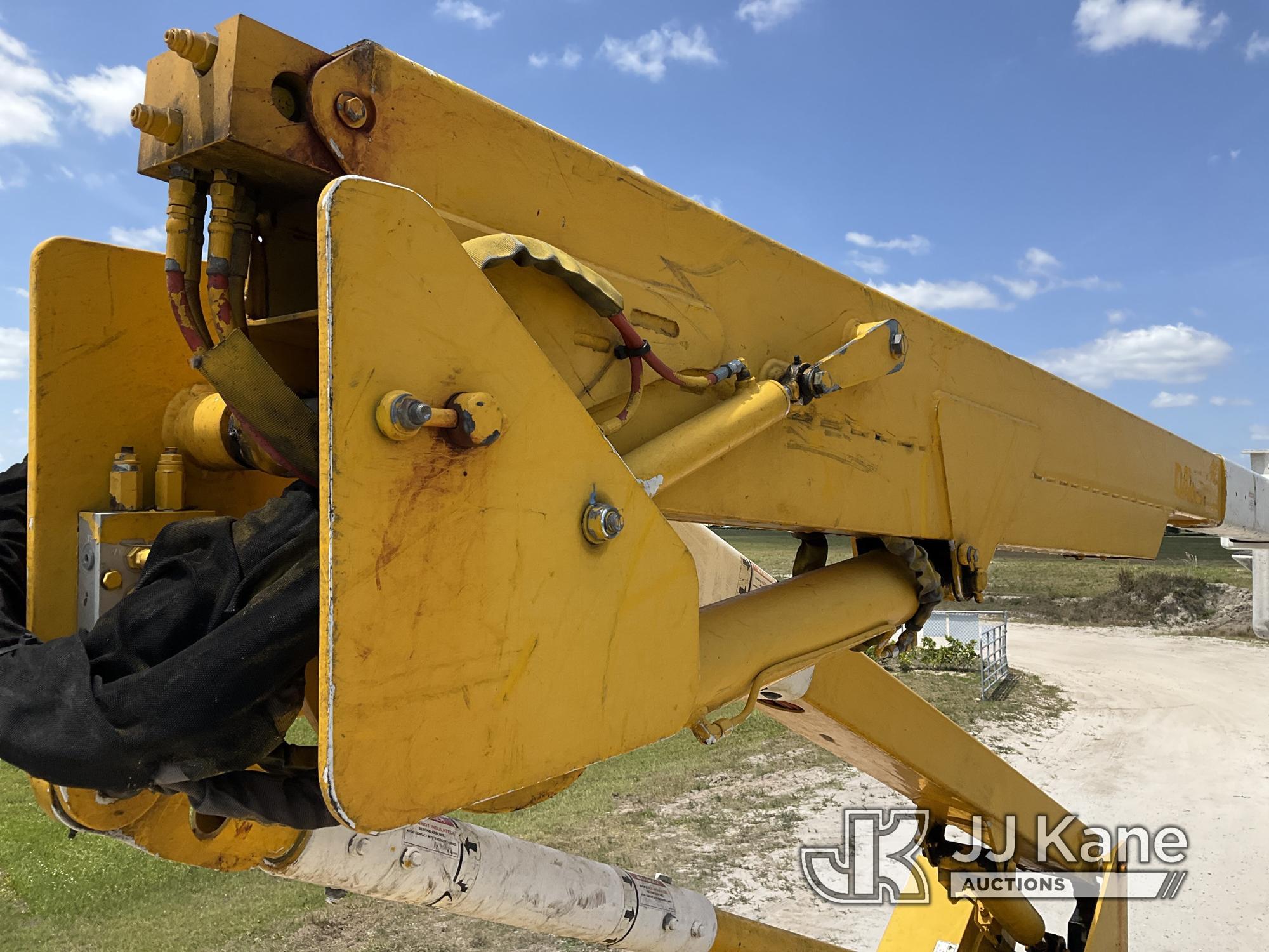 (Westlake, FL) Terex/HiRanger LT40, Articulating & Telescopic Bucket mounted behind cab on 2015 Ford