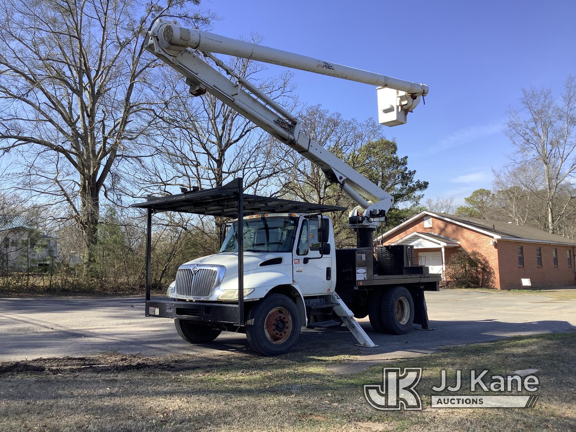 (Graysville, AL) Altec LRV57, Over-Center Bucket Truck rear mounted on 2007 International 4300 Flatb