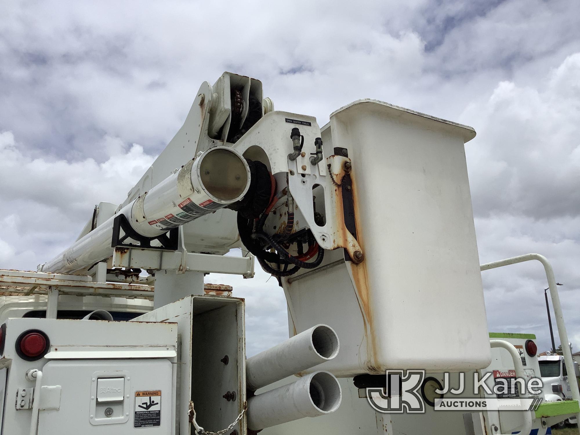 (Westlake, FL) Altec L42A, Over-Center Bucket Truck rear mounted on 2003 International 4200 Utility