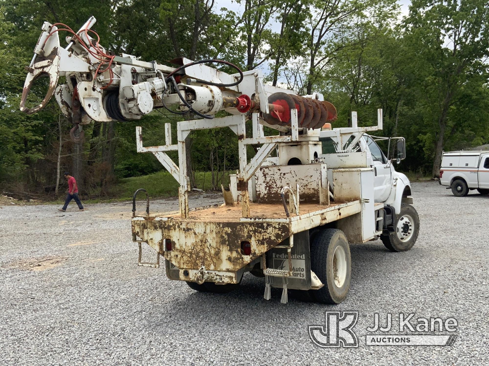 (New Tazewell, TN) Terex Commander 4042, Digger Derrick mounted behind cab on 2003 Ford F750 4x4 Fla