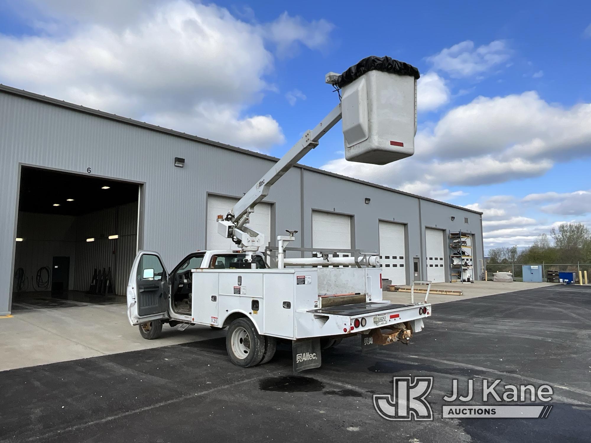 (Elizabethtown, KY) Altec AT200A, Telescopic Non-Insulated Bucket Truck mounted behind cab on 2014 F