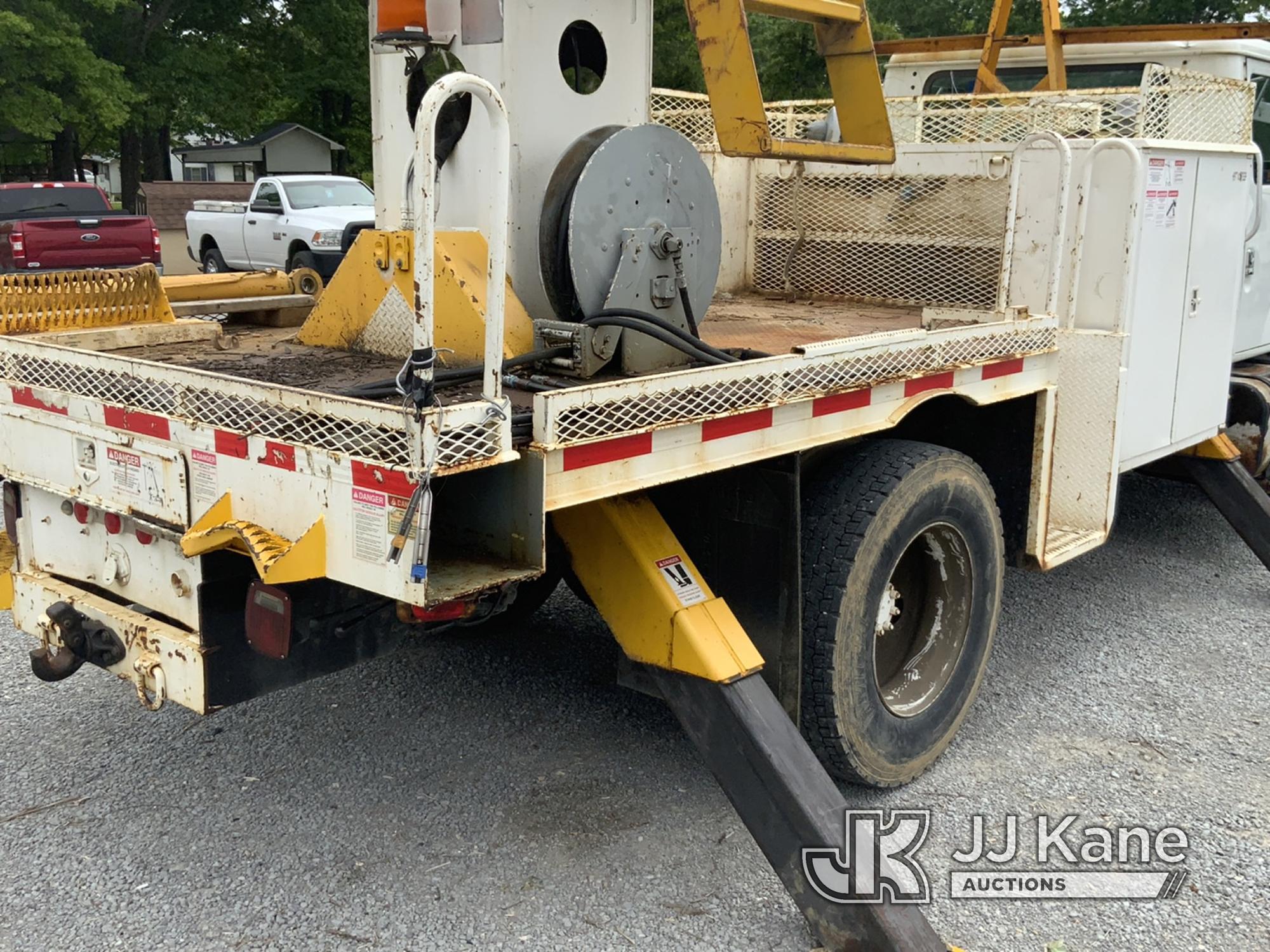 (New Tazewell, TN) Terex/Telelect Commander 4047, Digger Derrick rear mounted on 2000 International