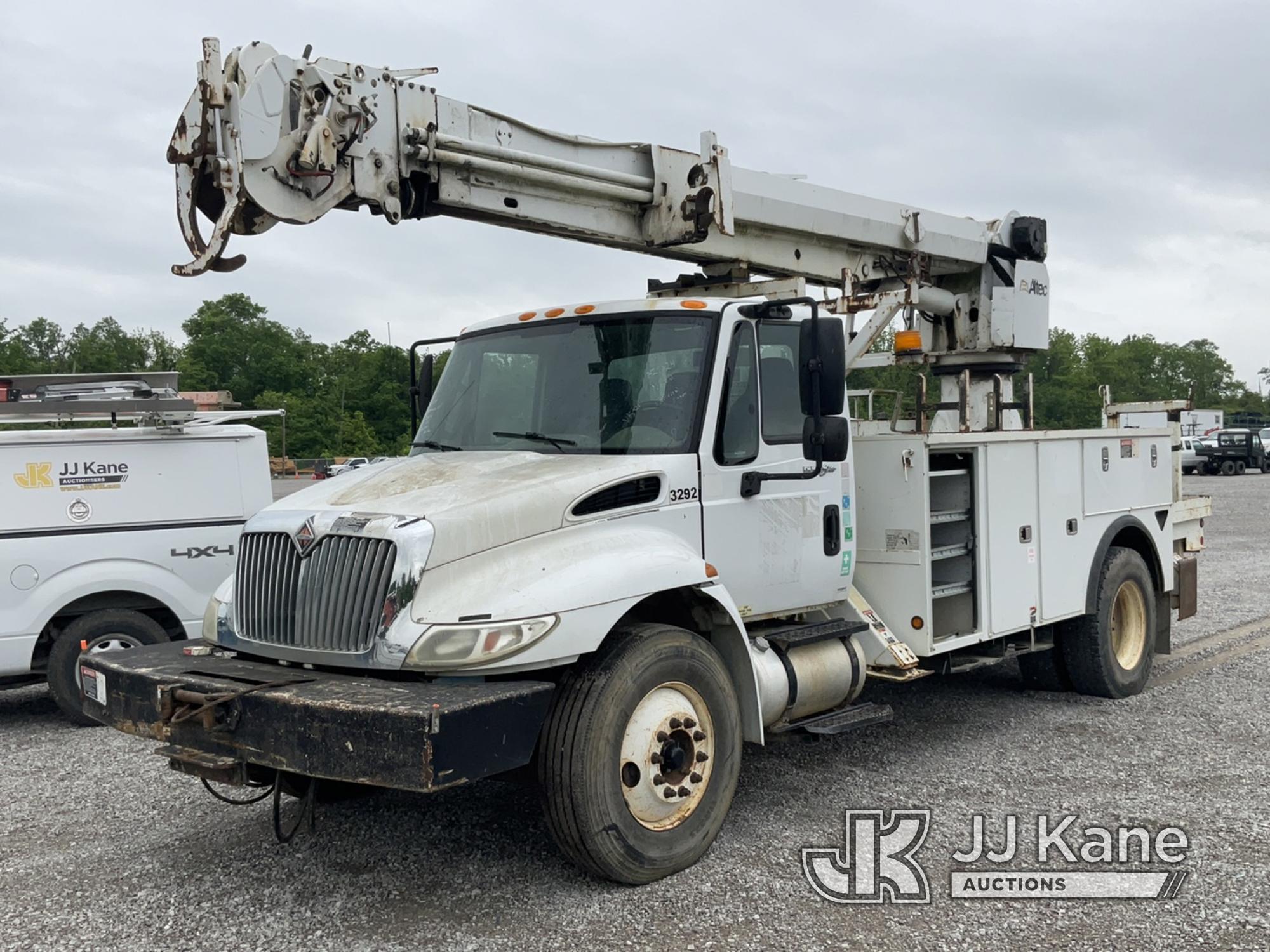 (Verona, KY) Altec DC47-TR, Digger Derrick rear mounted on 2014 International Durastar 4300 Utility