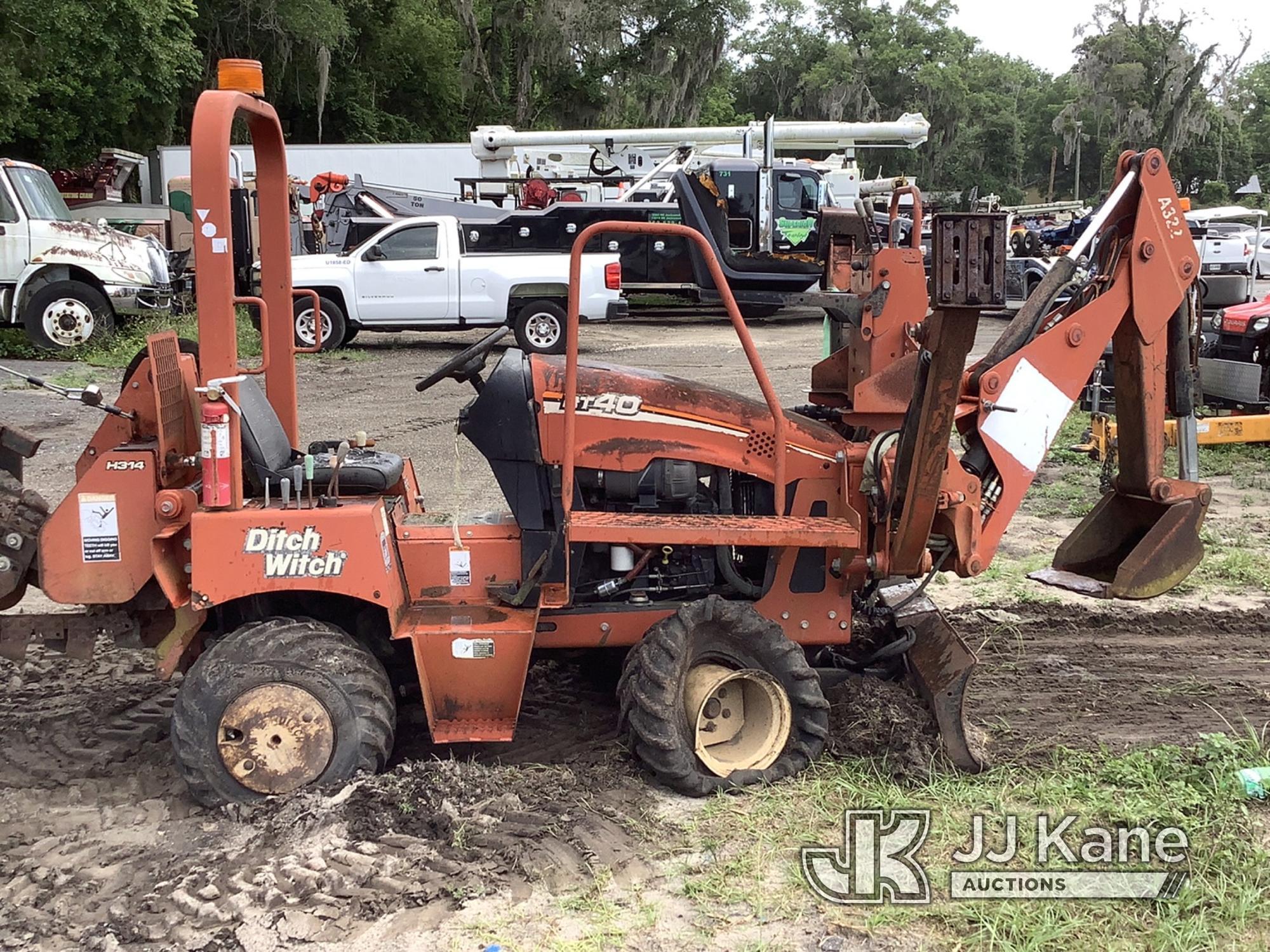 (Ocala, FL) 2004 Ditch Witch RT40 Rubber Tired Trencher Not Running, Condition Unknown, Flat Tires,