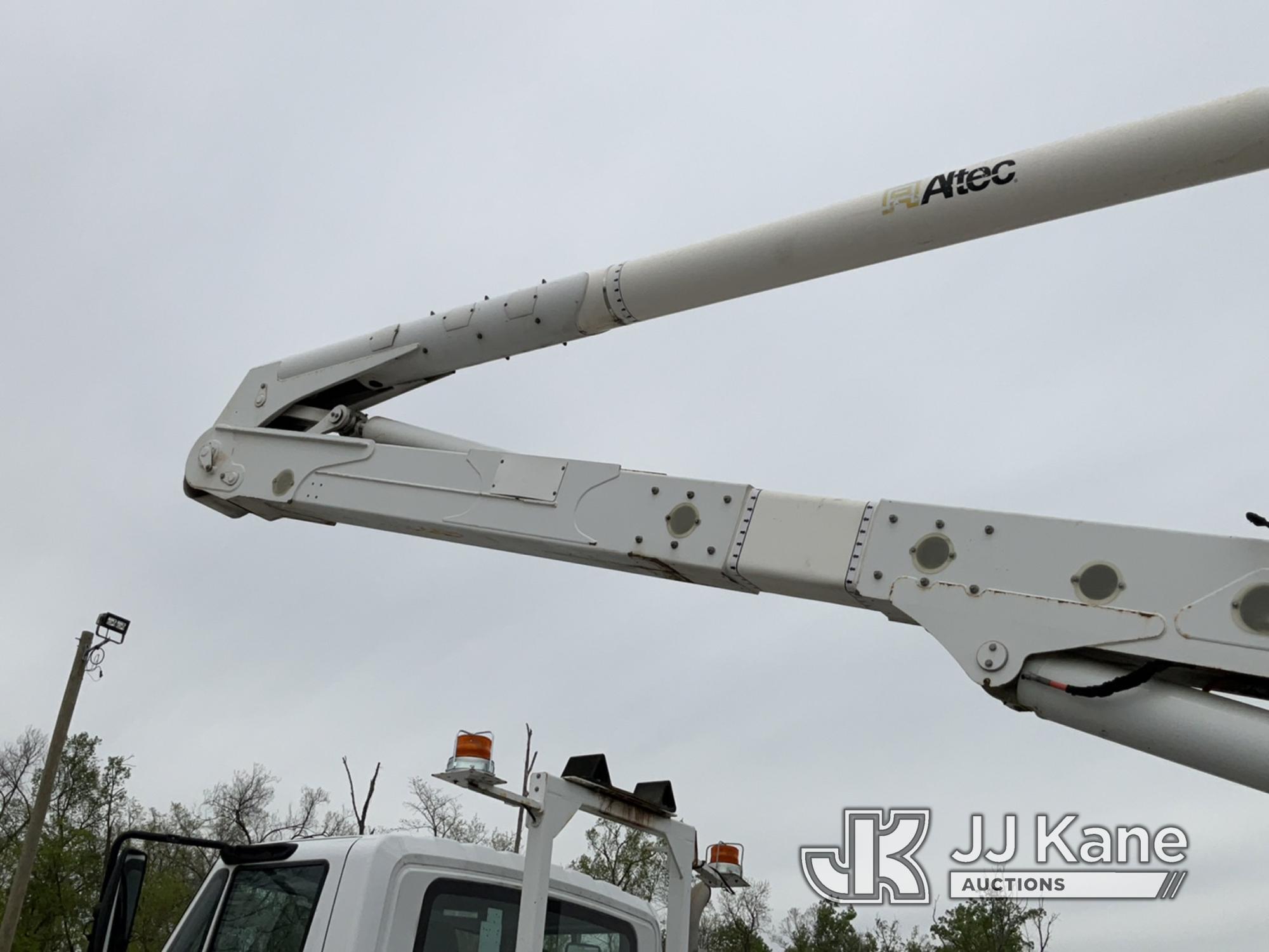 (Verona, KY) Altec AA55-MH, Material Handling Bucket Truck rear mounted on 2016 International 7300 4