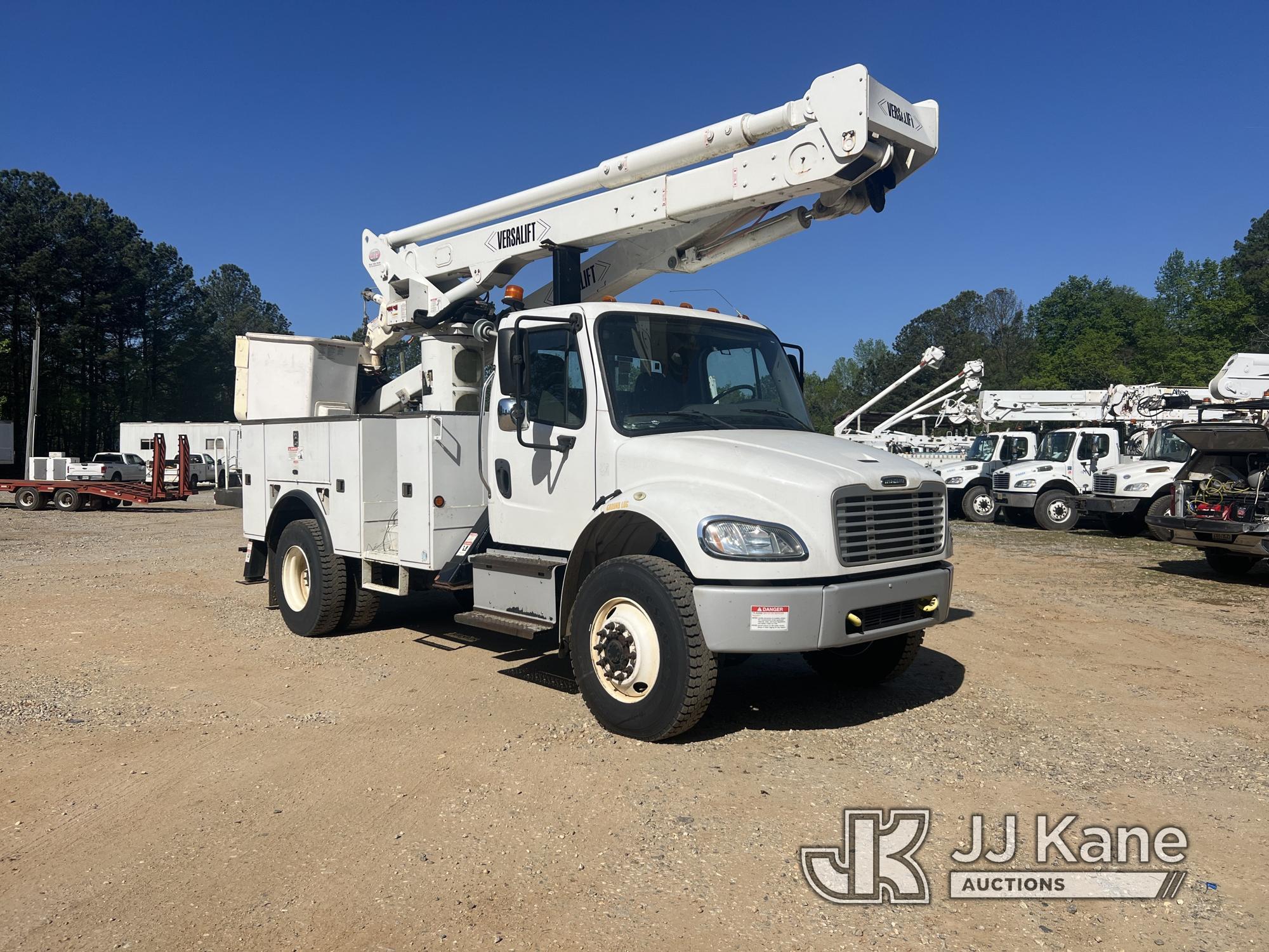 (Cumming, GA) Versalift VST6000, Articulating & Telescopic Material Handling Bucket Truck center mou