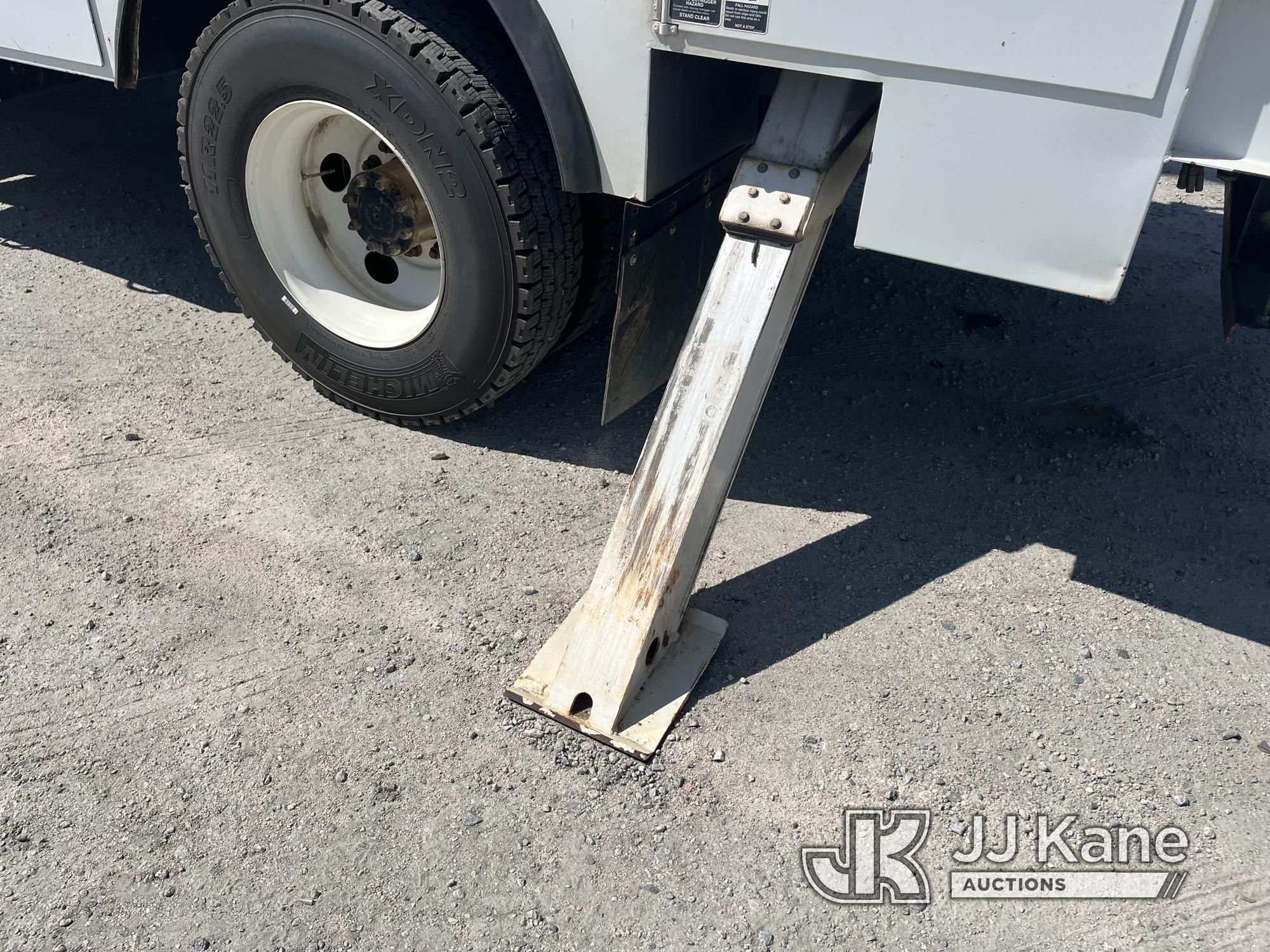 (Chester, VA) Altec AA55-MH, Material Handling Bucket Truck rear mounted on 2018 Kenworth T300 Utili