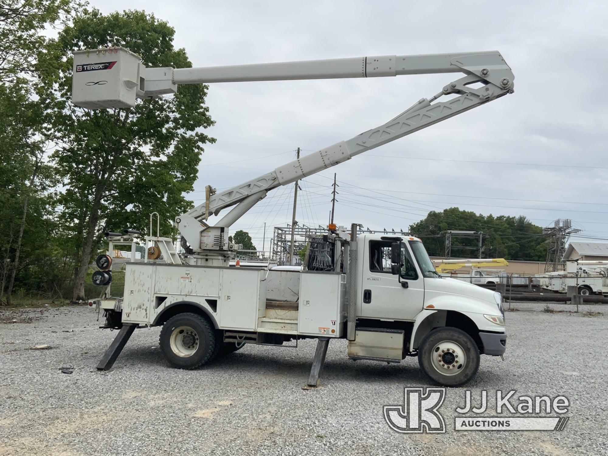 (New Tazewell, TN) Terex/Telelect Hi-Ranger HRX-55, Material Handling Bucket Truck rear mounted on 2