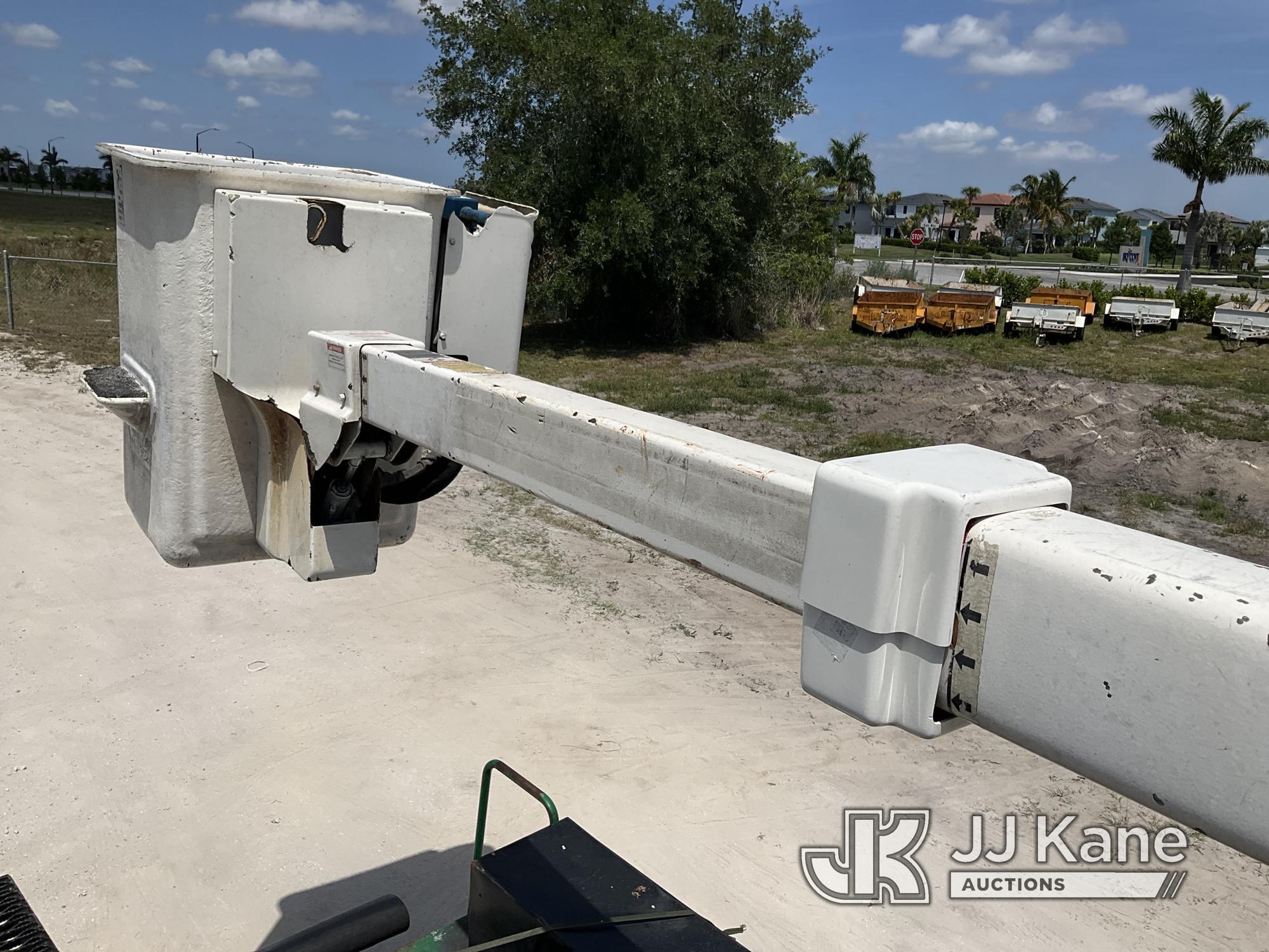 (Westlake, FL) Terex/HiRanger LT40, Articulating & Telescopic Bucket mounted behind cab on 2015 Ford