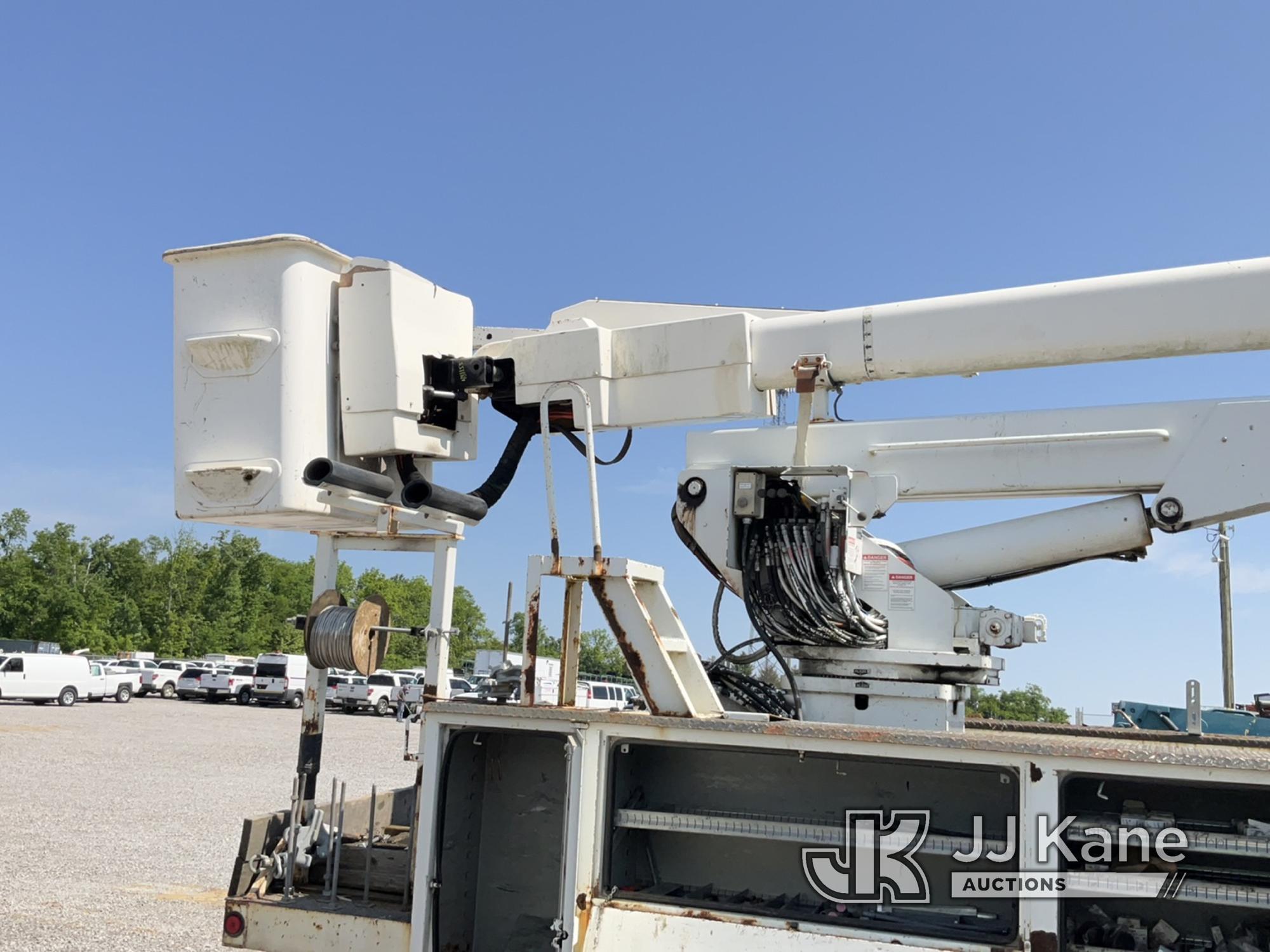 (Verona, KY) HiRanger 5TC-55MH, Material Handling Bucket Truck rear mounted on 2011 International Du