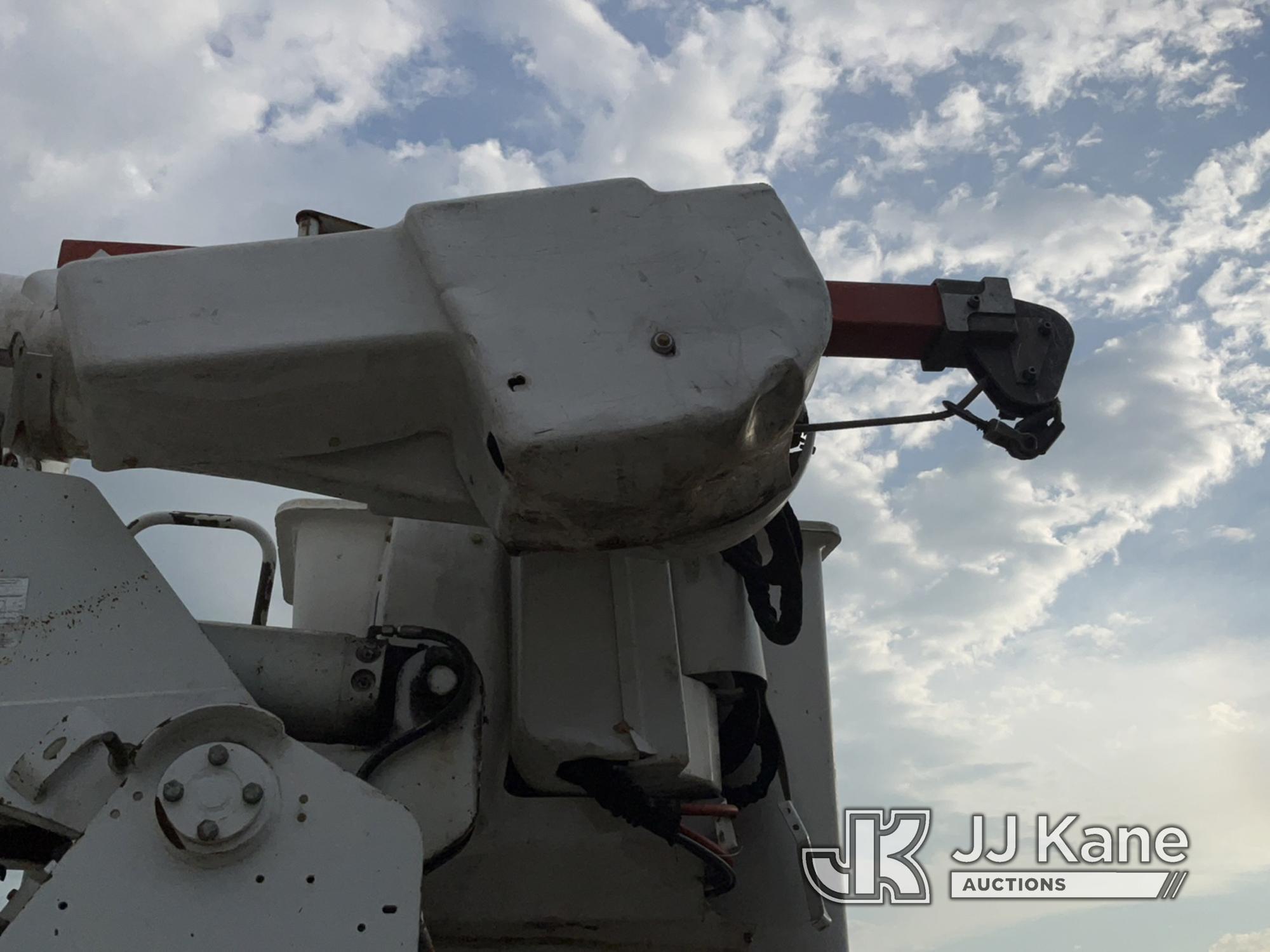 (Charlotte, NC) Altec AA755L, Material Handling Bucket rear mounted on 2004 International 7400 4x4 U