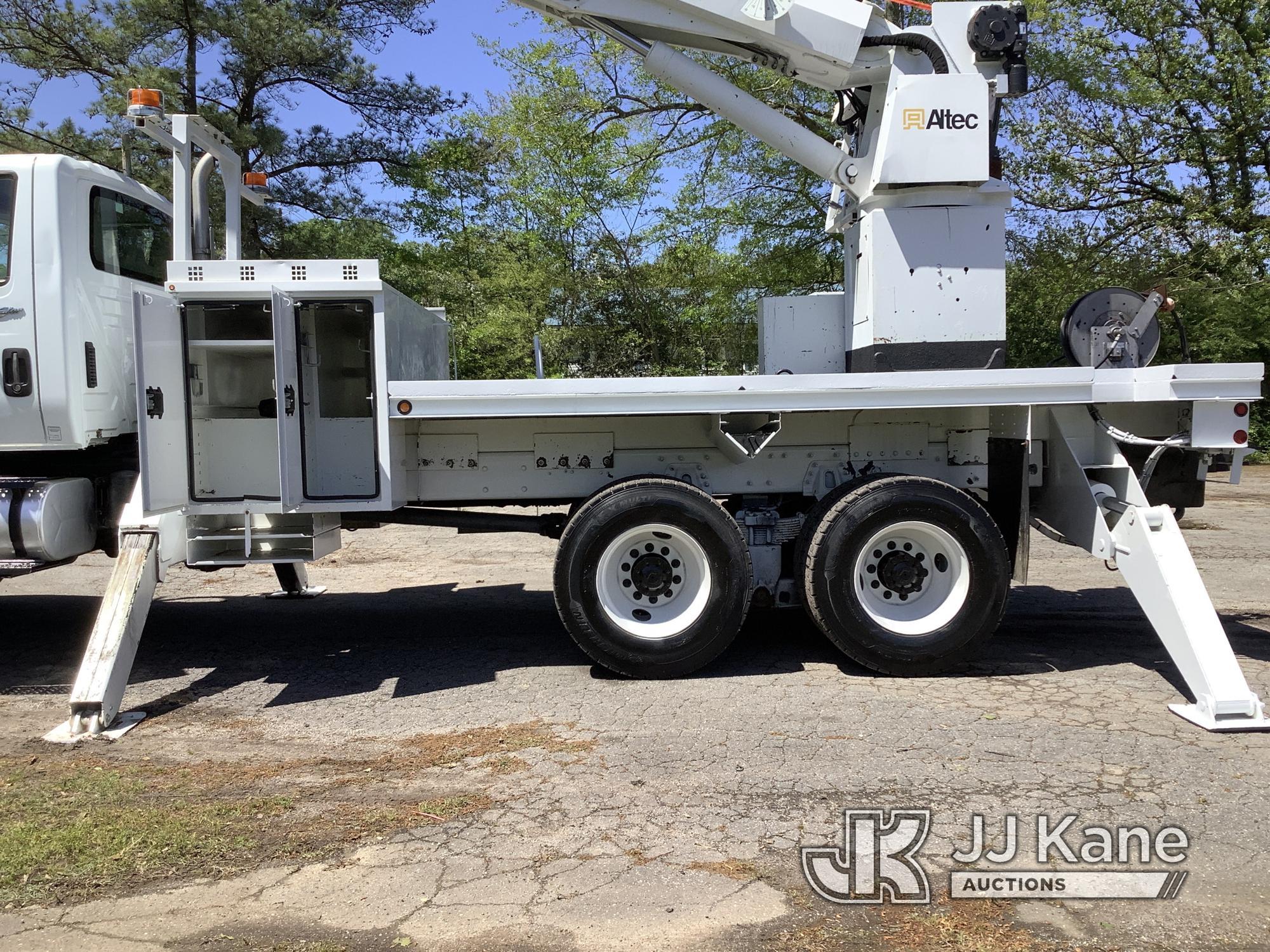 (Graysville, AL) Altec D3060A-TR, Digger Derrick rear mounted on 2013 International 7400 6x6 Flatbed