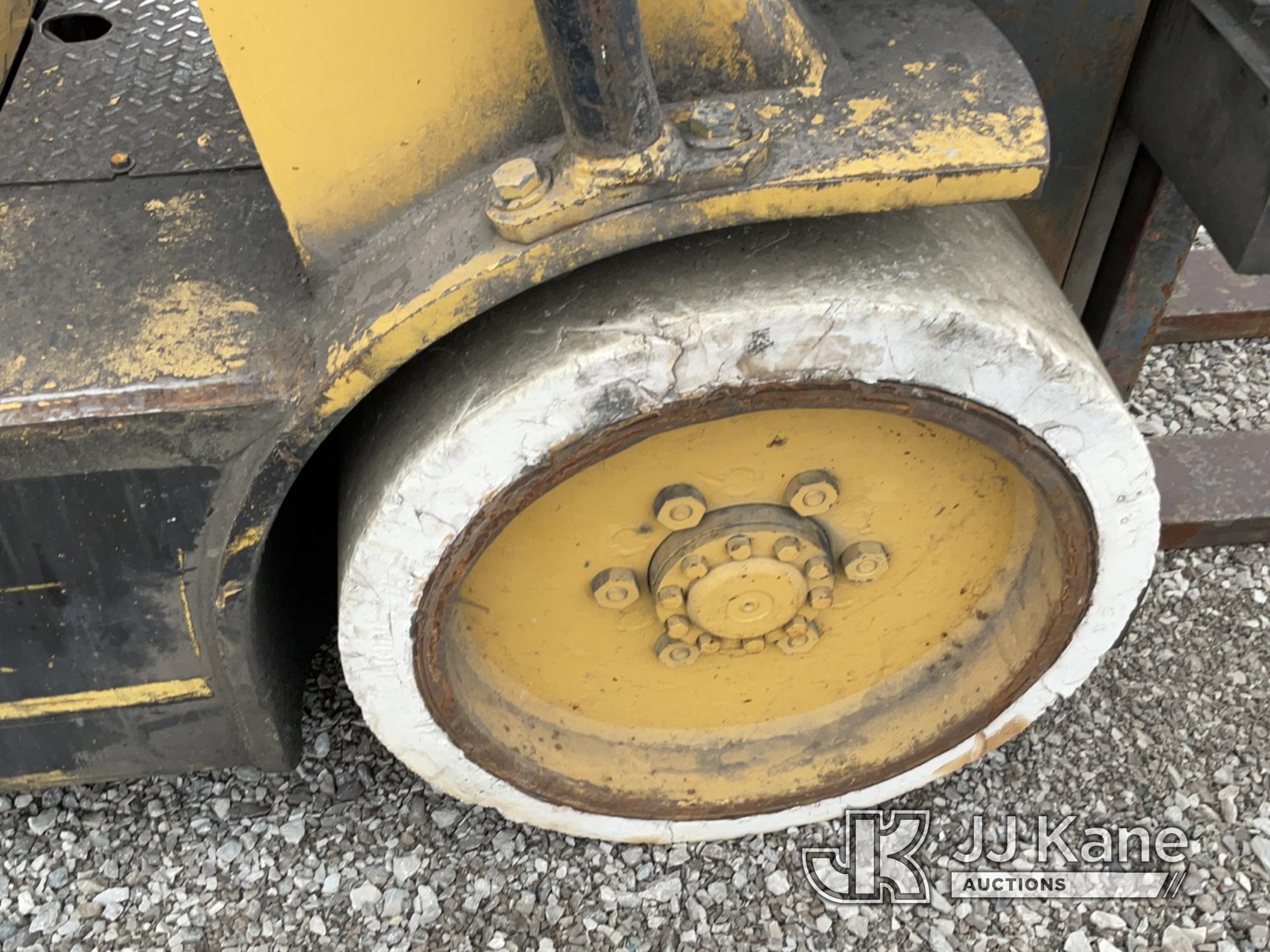 (Verona, KY) Hyster S150A Solid Tired Forklift Runs & Operates) (Tank Not Included) (BUYER MUST LOAD