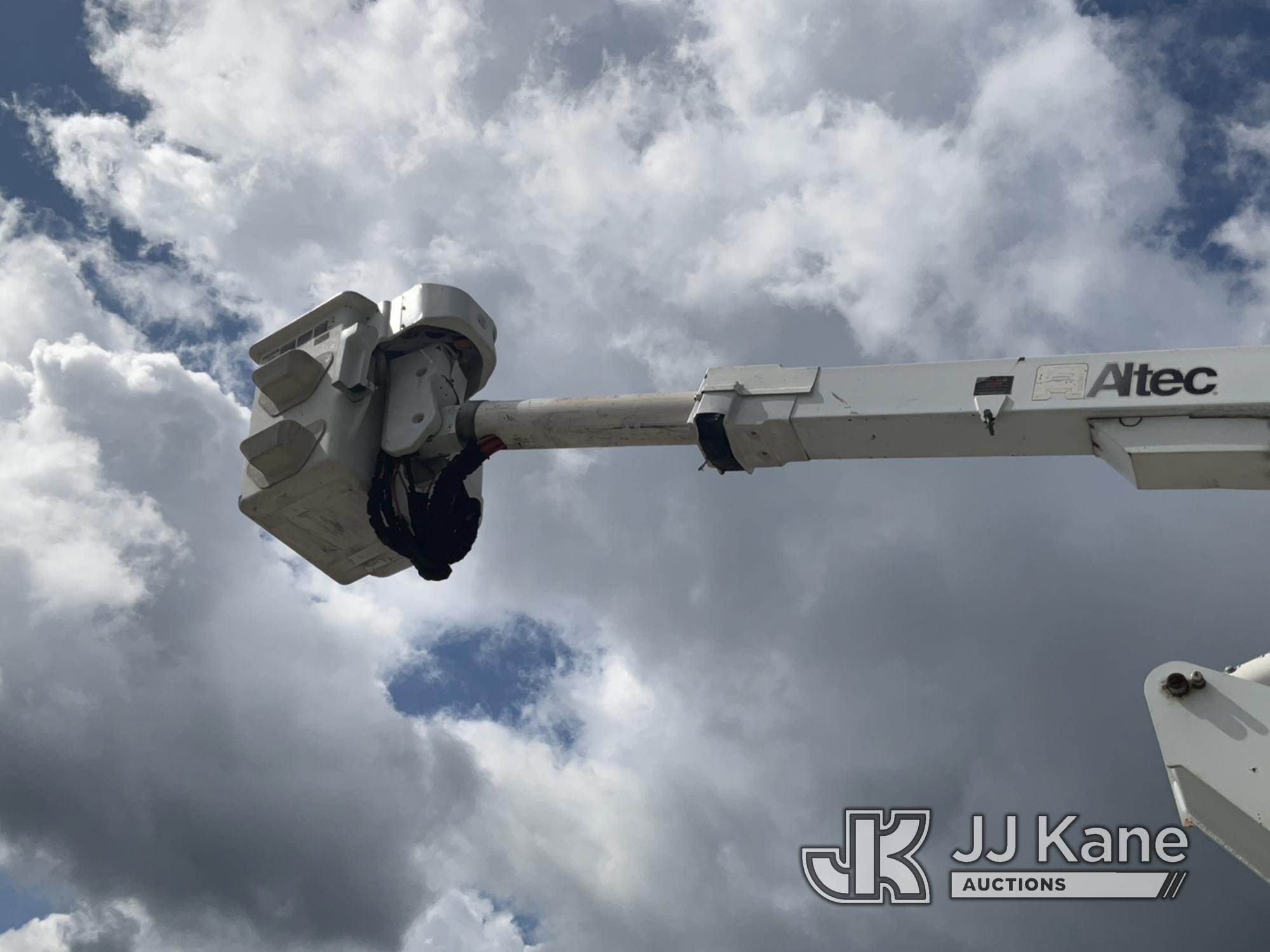 (Villa Rica, GA) Altec TA40, Articulating & Telescopic Bucket Truck mounted behind cab on 2006 Inter