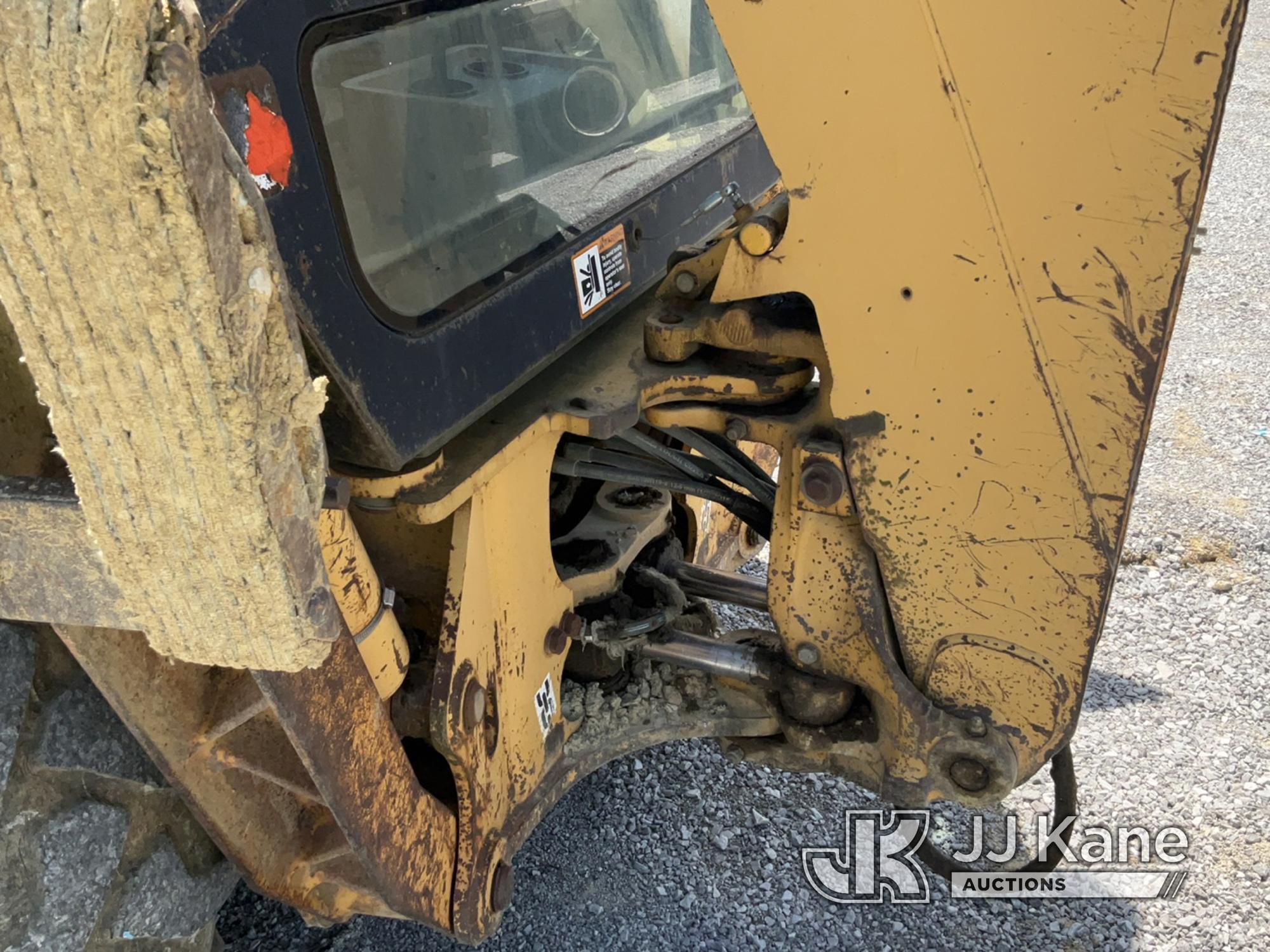 (Verona, KY) 1994 John Deere 310D 4x4 Tractor Loader Backhoe Runs, Moves & Operates) (Rust Damage