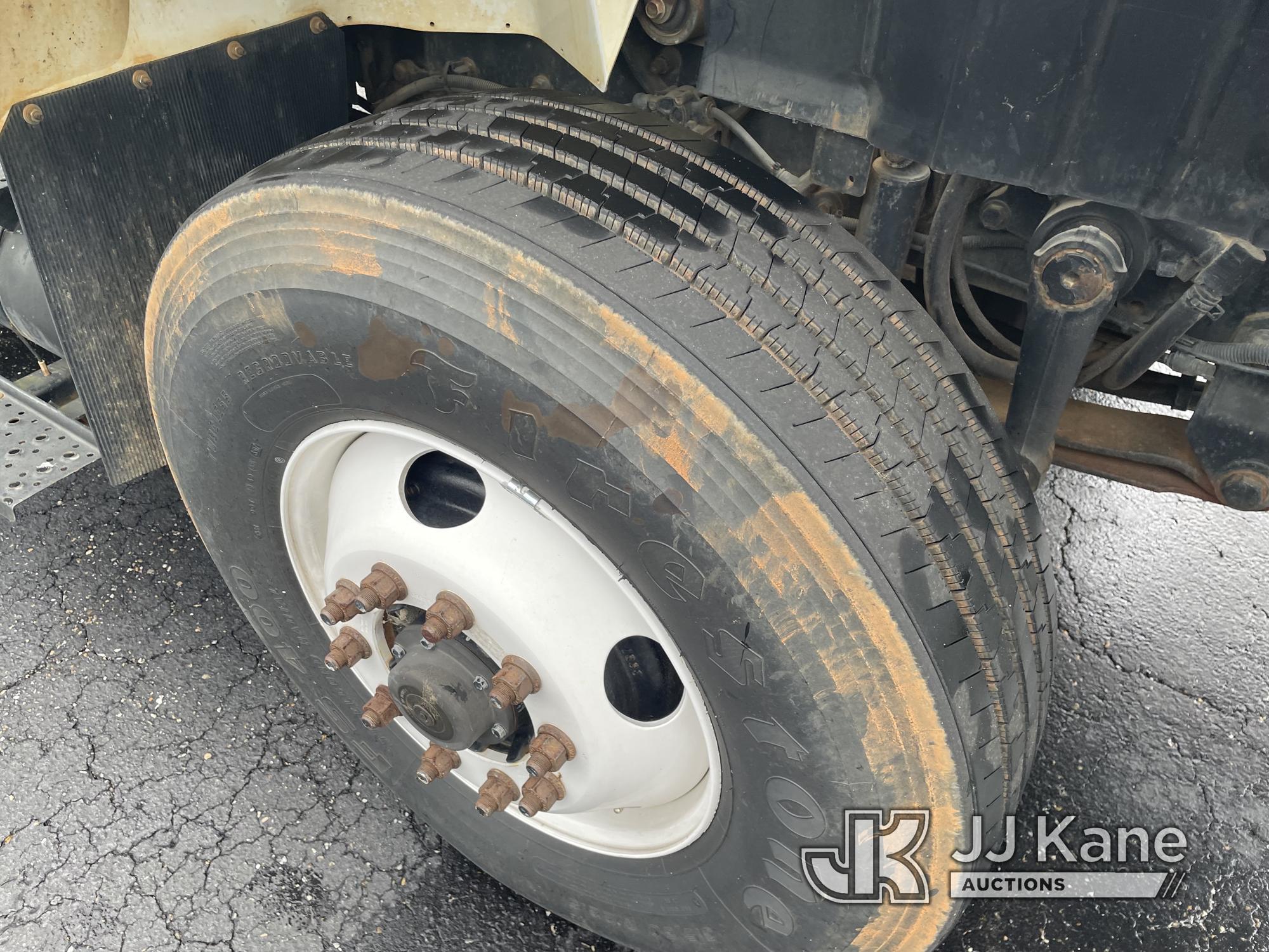 (Andalusia, AL) Altec AA60E, Material Handling Bucket rear mounted on 2009 International 7400 Utilit