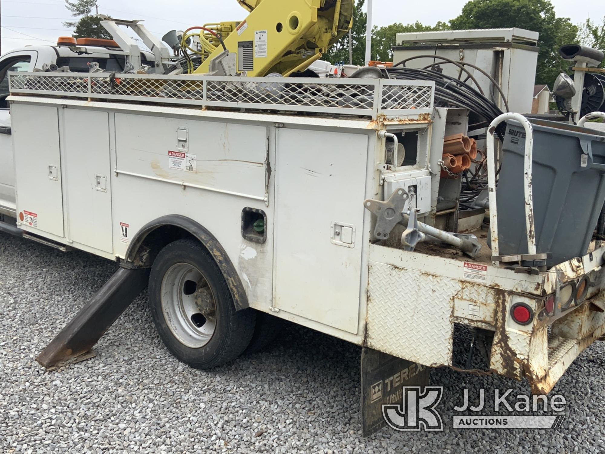 (New Tazewell, TN) Hi-Ranger HR-37M, Articulating & Telescopic Material Handling Bucket Truck mounte