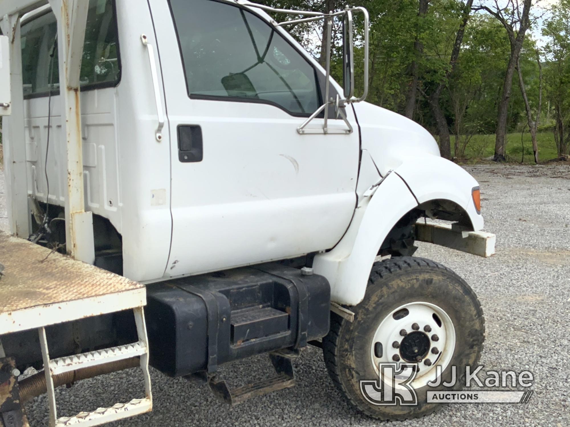 (New Tazewell, TN) Terex Commander 4042, Digger Derrick mounted behind cab on 2003 Ford F750 4x4 Fla