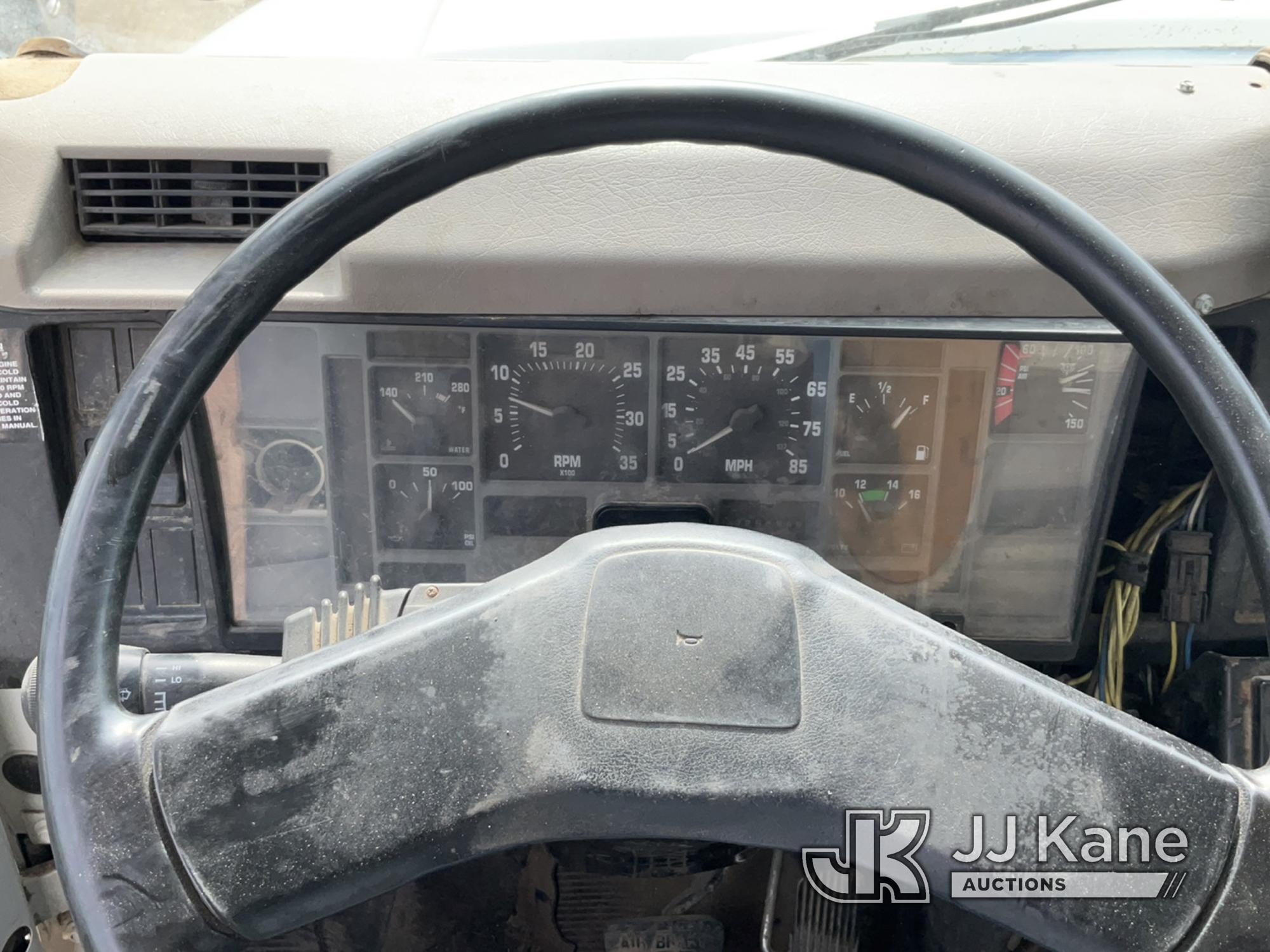 (Conway, AR) 2001 International 4900 Chipper Dump Truck Runs & Moves, Chip Dump Operates, Jump to St