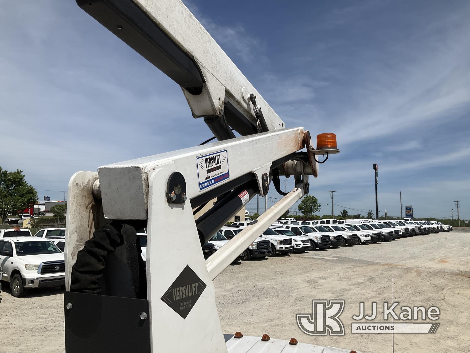 (Villa Rica, GA) Versalift SST36NE-01, Articulating & Telescopic Non-Insulated Bucket Truck mounted