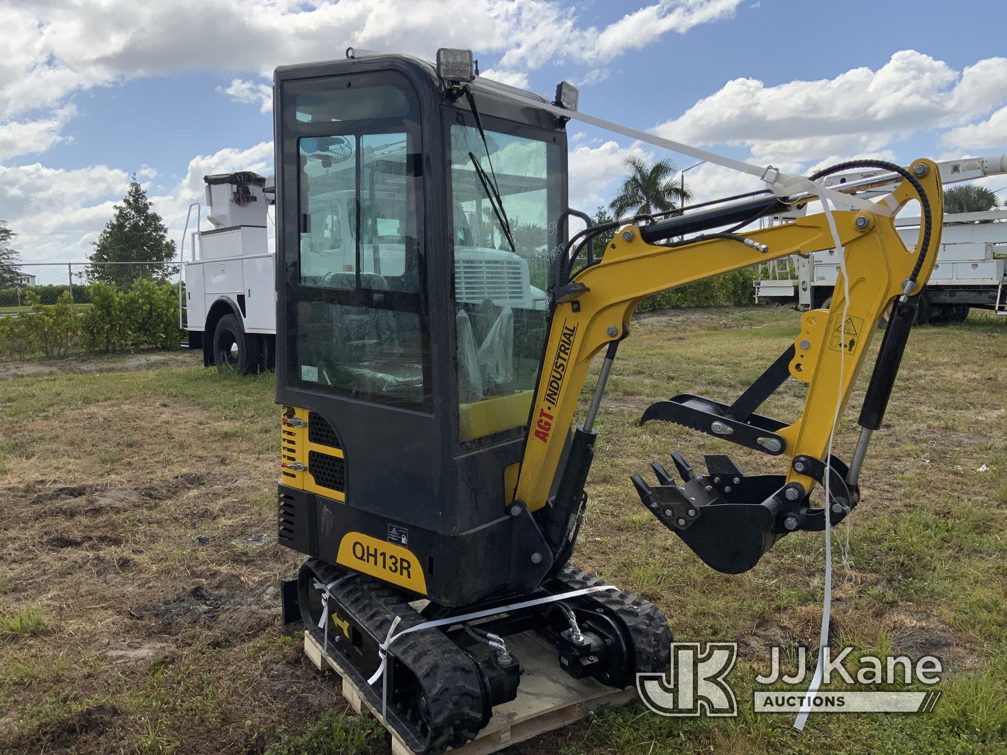 (Westlake, FL) 2024 AGT QH13R Mini Hydraulic Excavator New/Unused