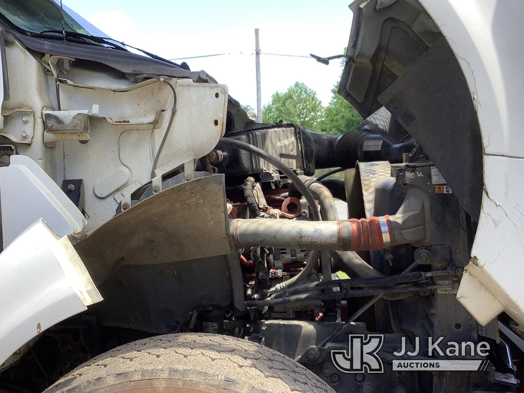 (Graysville, AL) Terex XT60RM, Over-Center Bucket Truck rear mounted on 2015 Ford F750 Flatbed Truck