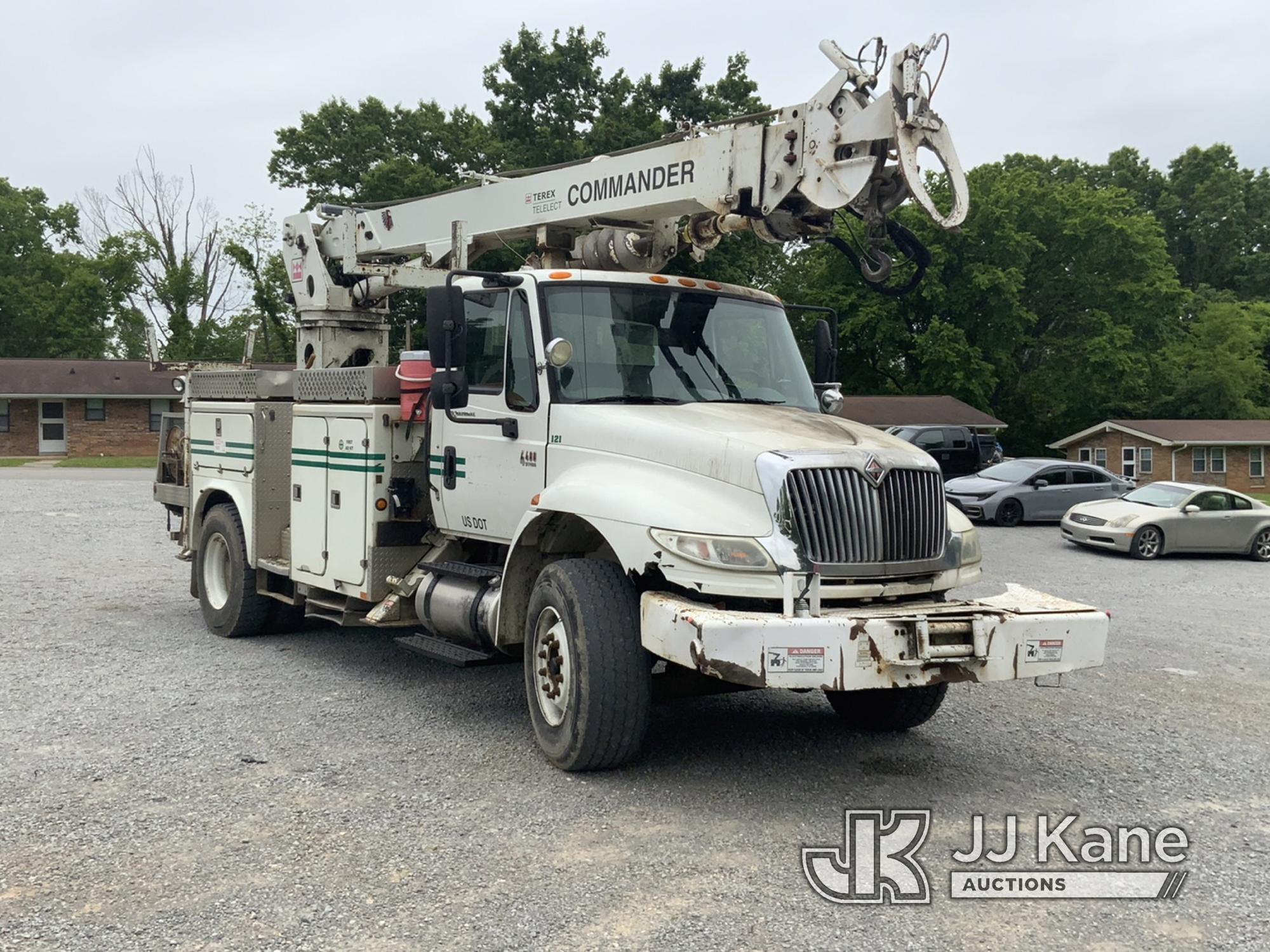 (New Tazewell, TN) Terex Commander XL4047, Digger Derrick rear mounted on 2006 International 4400 Ut