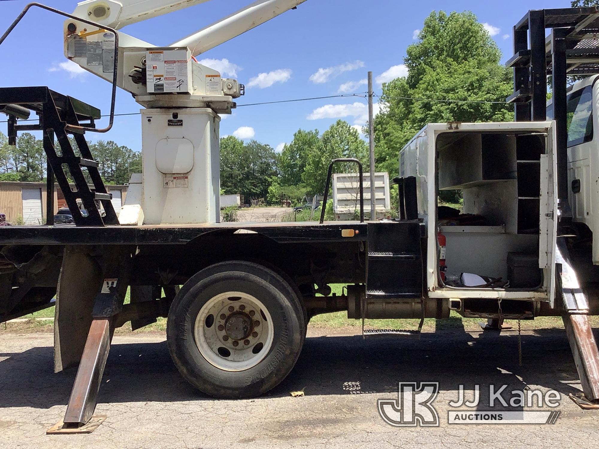 (Graysville, AL) Terex XT60RM, Over-Center Bucket Truck rear mounted on 2015 Ford F750 Flatbed Truck